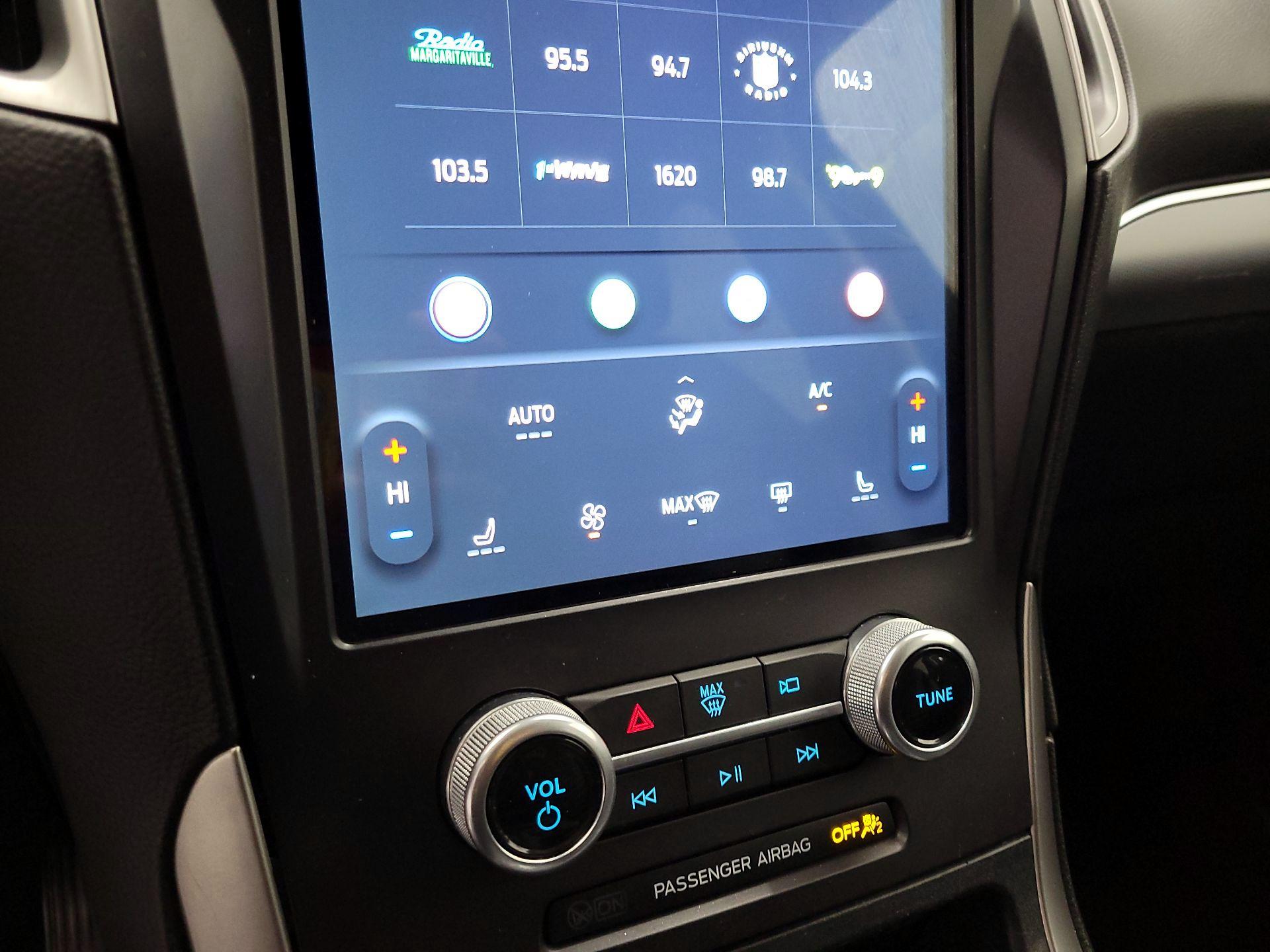 Thumbnail: 2021 Ford Edge - 17