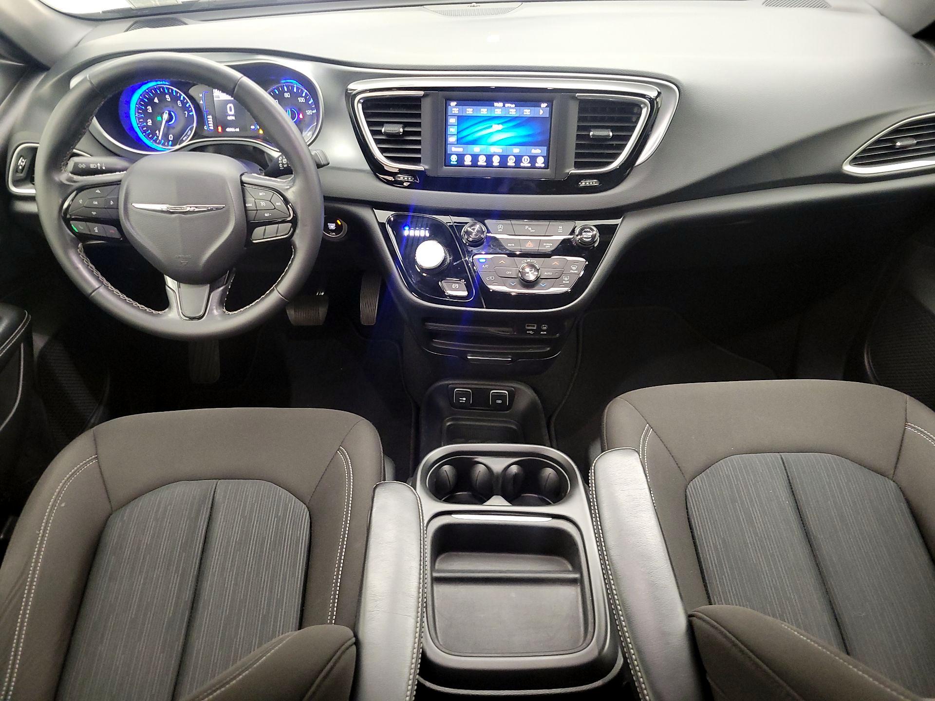 Thumbnail: 2020 Chrysler Pacifica - 9