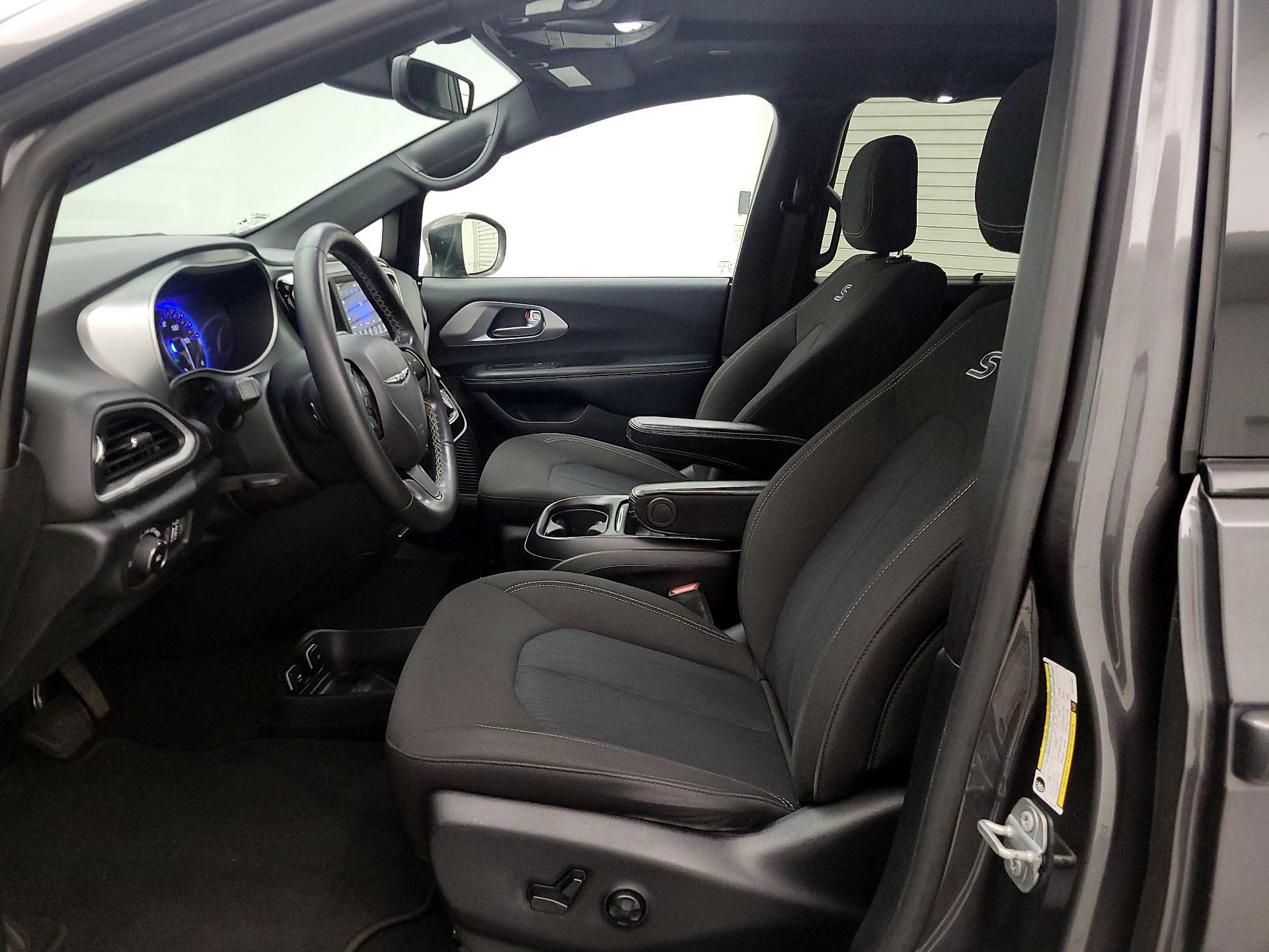 Thumbnail: 2020 Chrysler Pacifica - 11