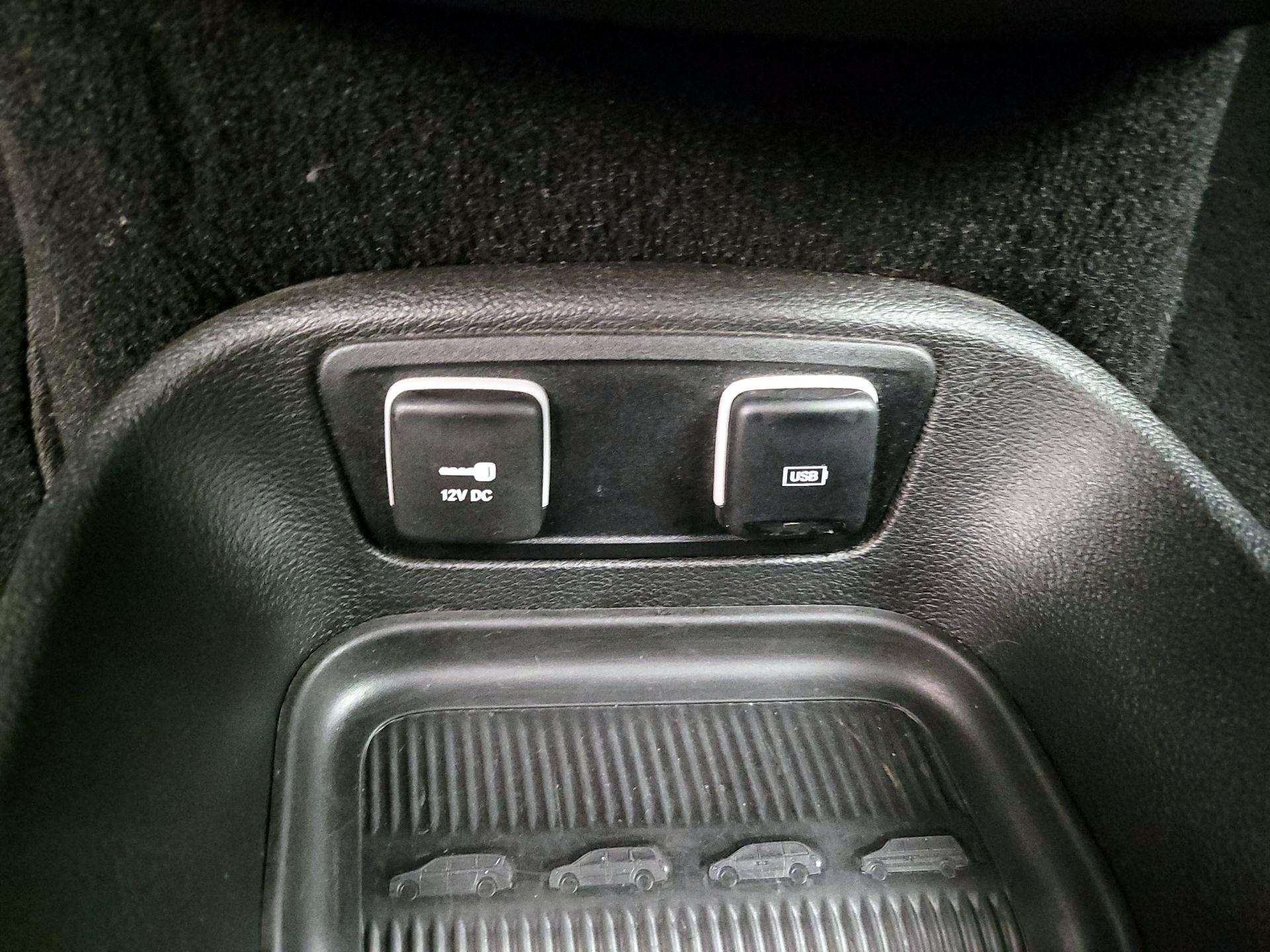 Thumbnail: 2020 Chrysler Pacifica - 18