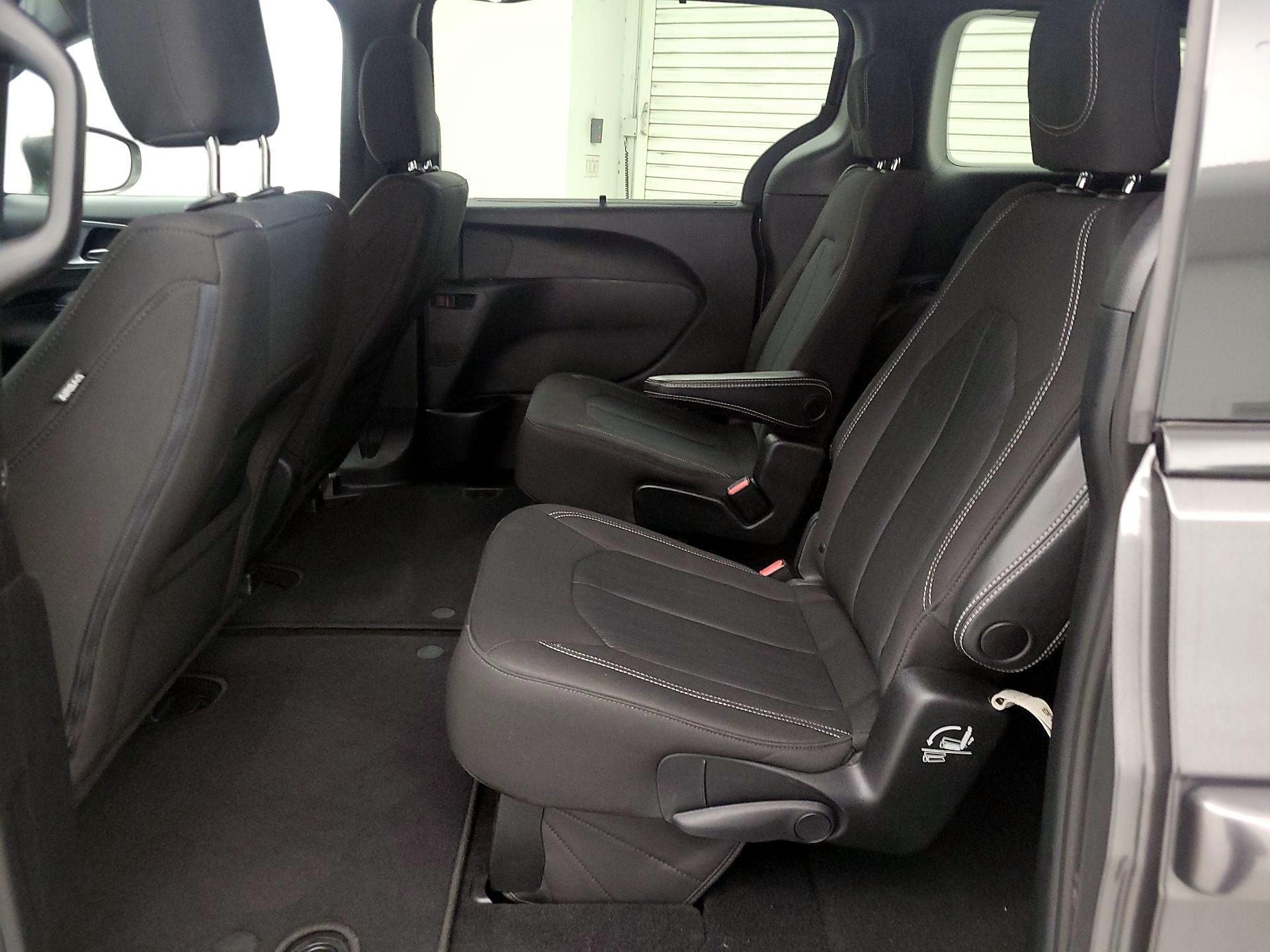 Thumbnail: 2020 Chrysler Pacifica - 19