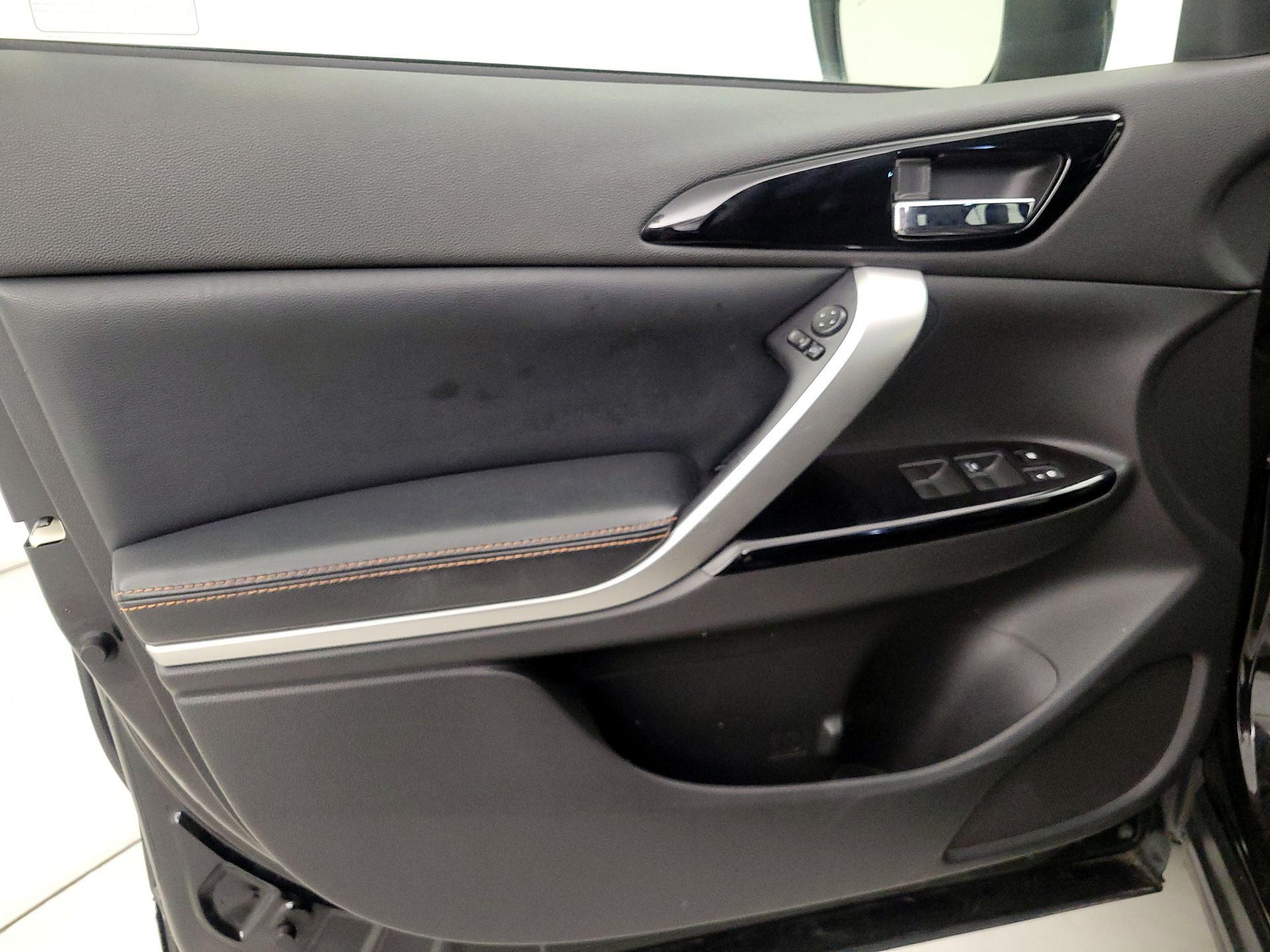 Thumbnail: 2018 Mitsubishi Eclipse Cross - 12