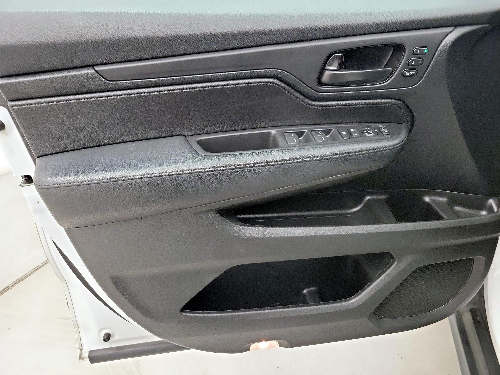 Thumbnail: 2022 Honda Odyssey - 12