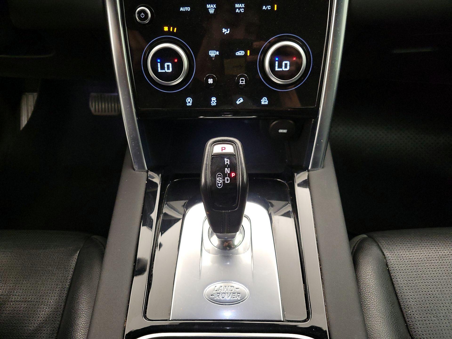 Thumbnail: 2020 Land Rover Discovery Sport - 18