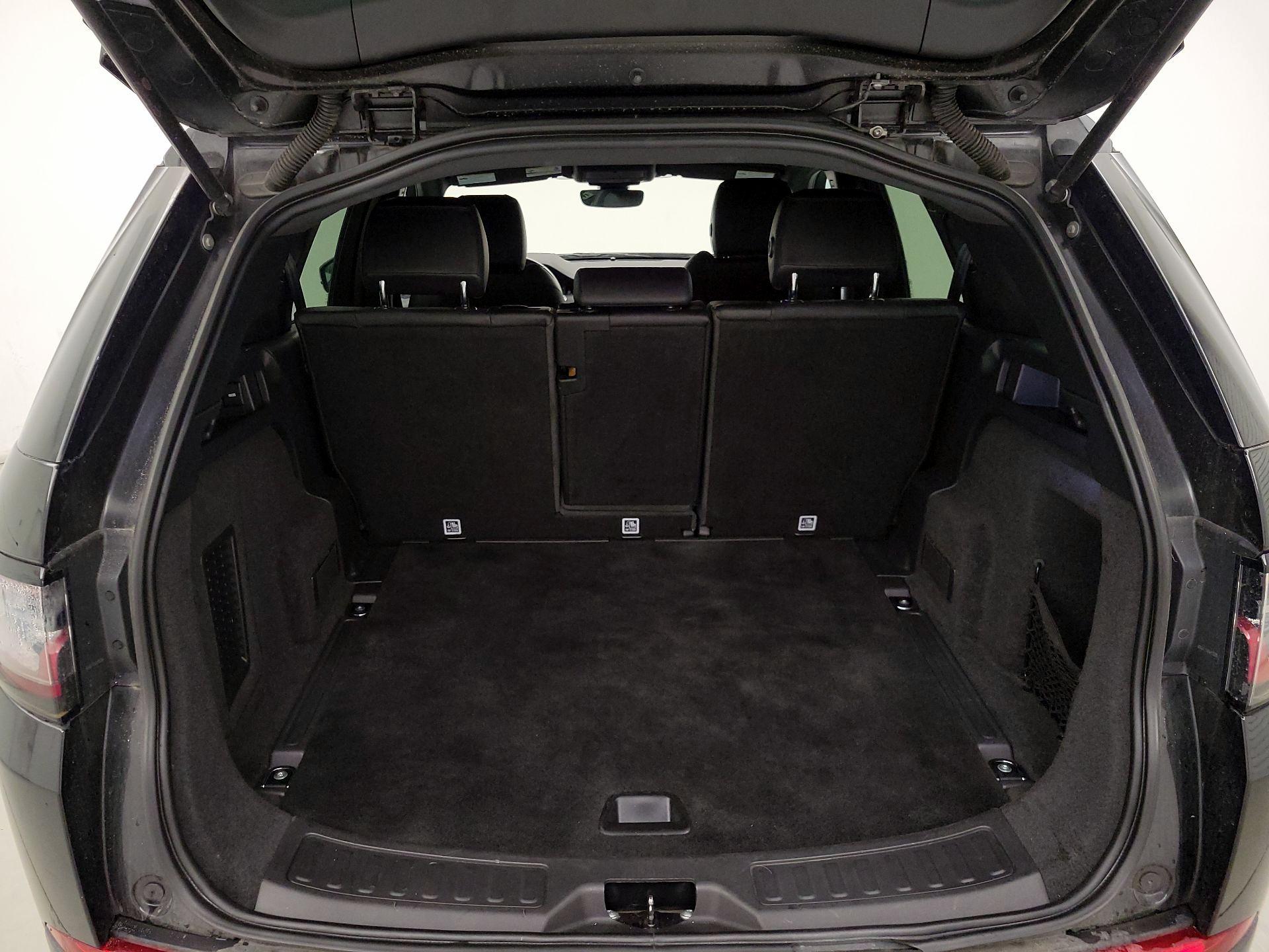 Thumbnail: 2020 Land Rover Discovery Sport - 20