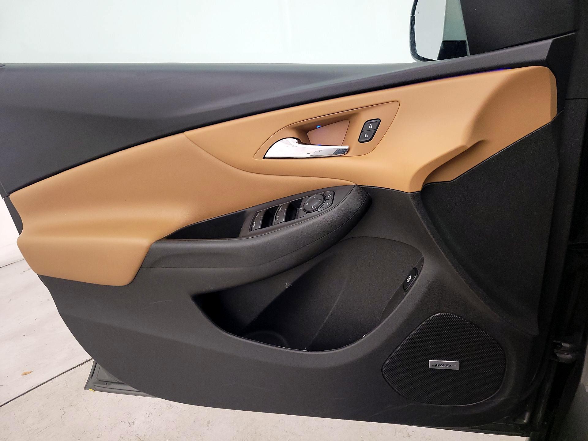 Thumbnail: 2016 Chevrolet Volt - 12