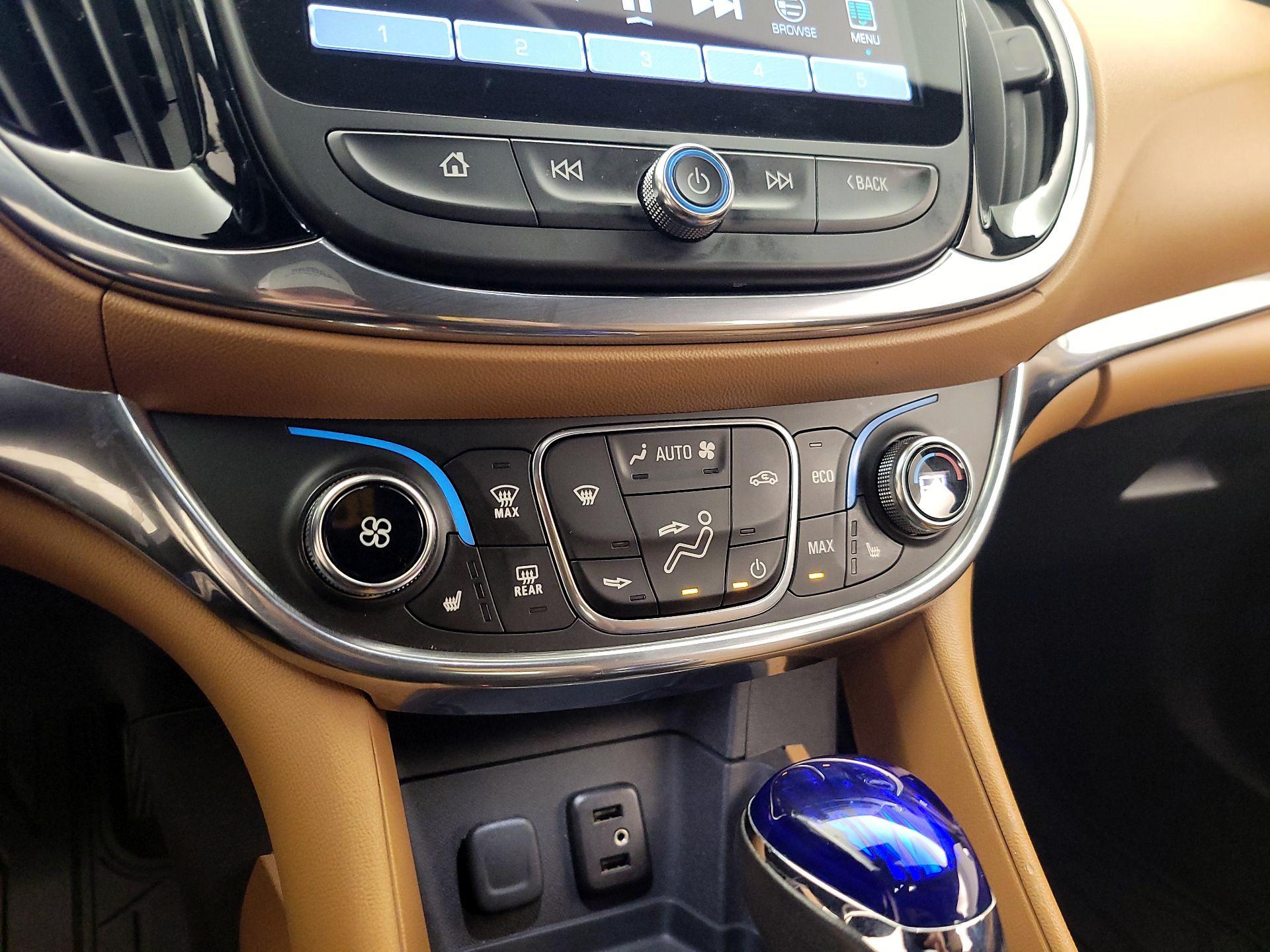 Thumbnail: 2016 Chevrolet Volt - 16