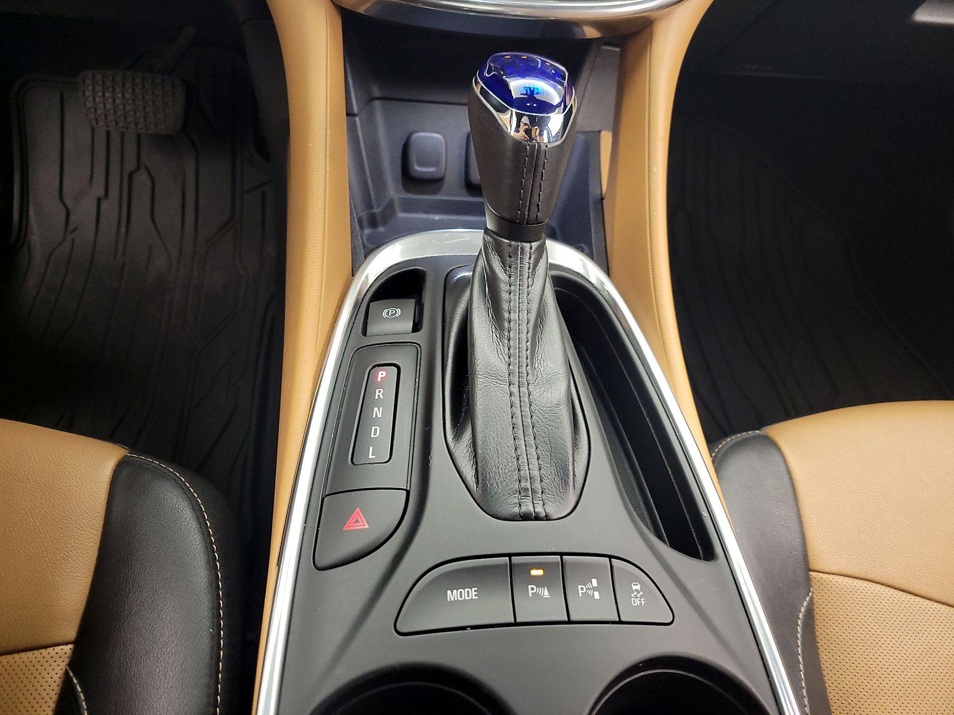 Thumbnail: 2016 Chevrolet Volt - 17