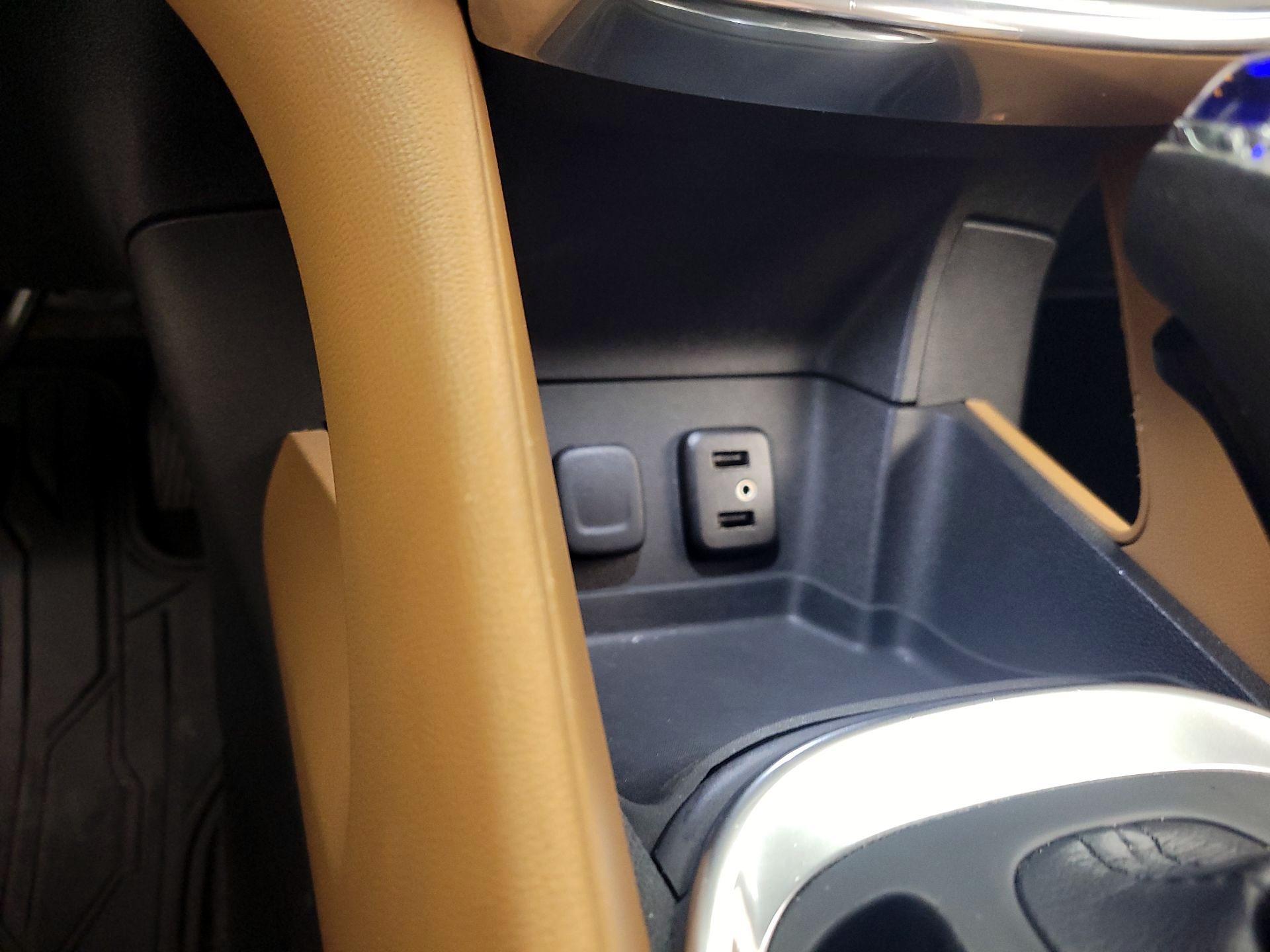 Thumbnail: 2016 Chevrolet Volt - 18