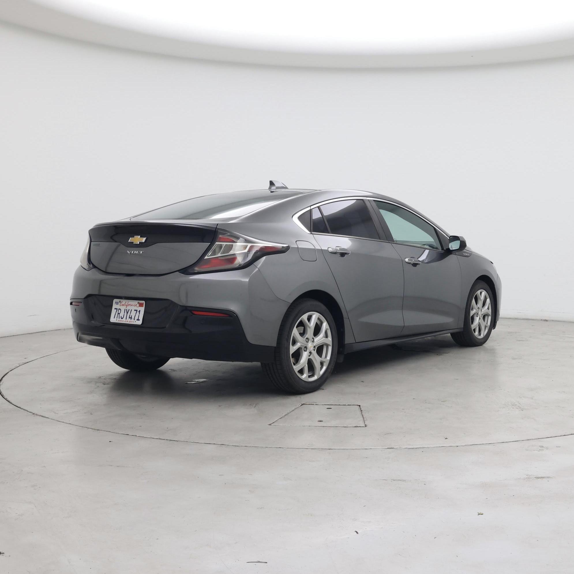 Thumbnail: 2016 Chevrolet Volt - 8