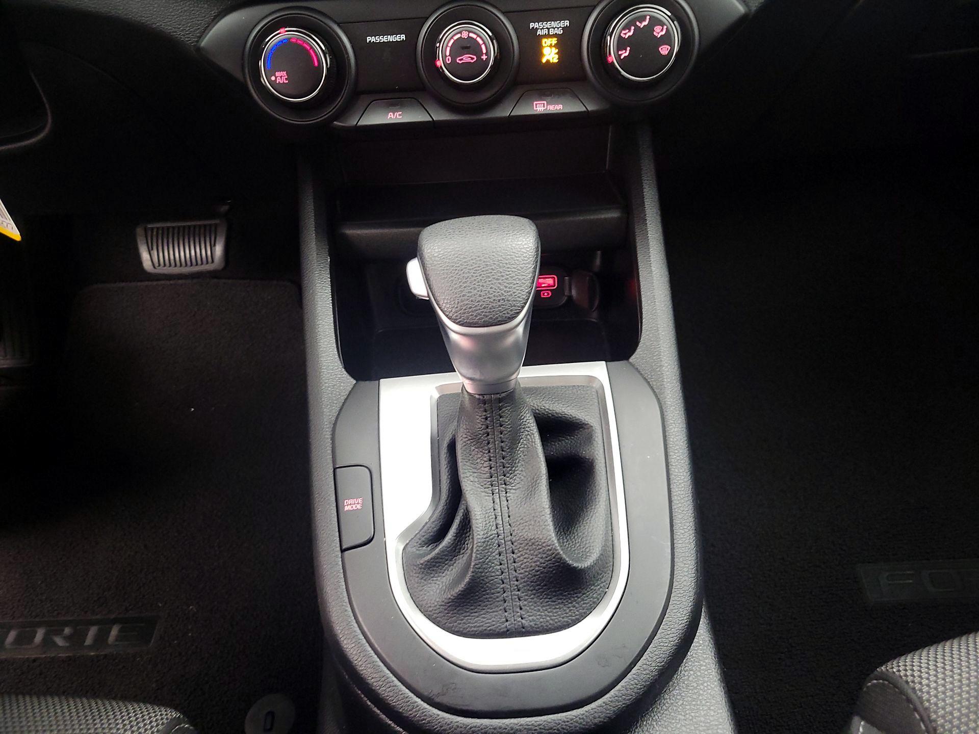 Thumbnail: 2024 Kia Forte - 17