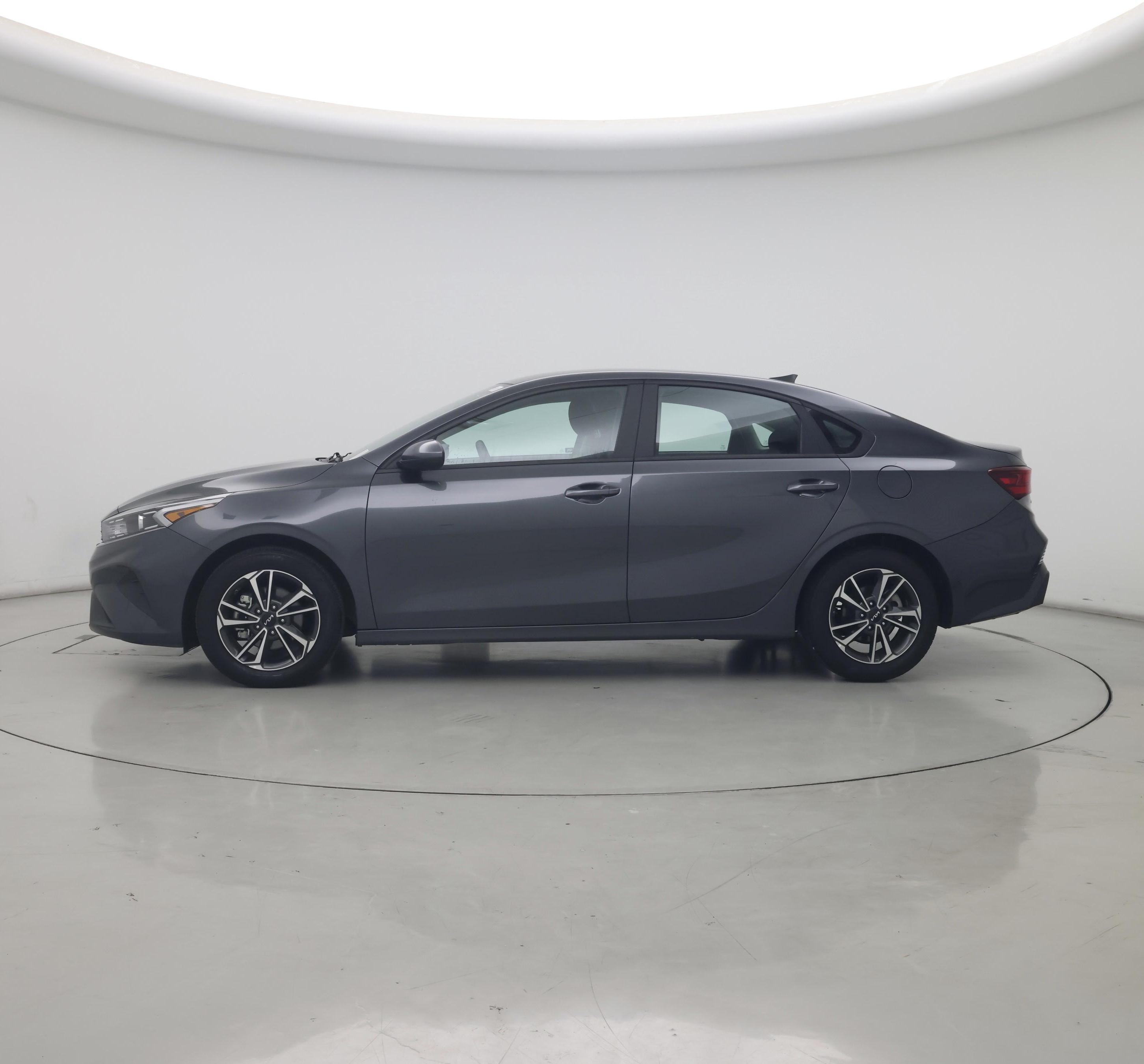 Thumbnail: 2024 Kia Forte - 3