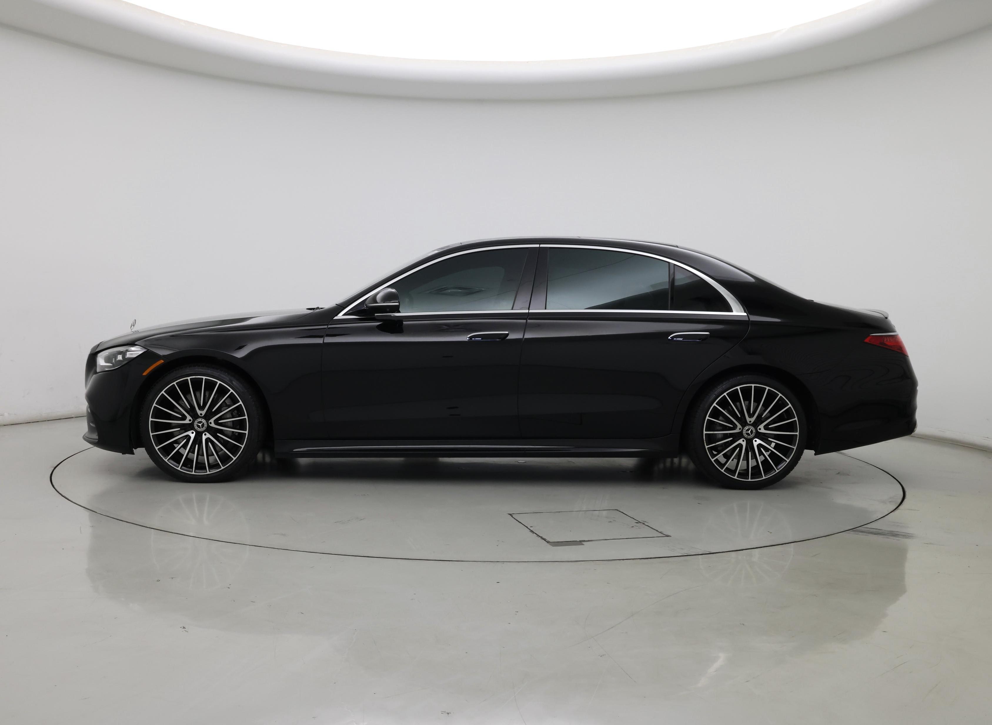 Thumbnail: 2022 Mercedes-Benz S-Class - 3