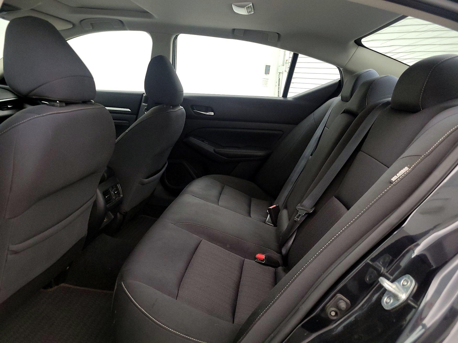 Thumbnail: 2019 Nissan Altima - 19