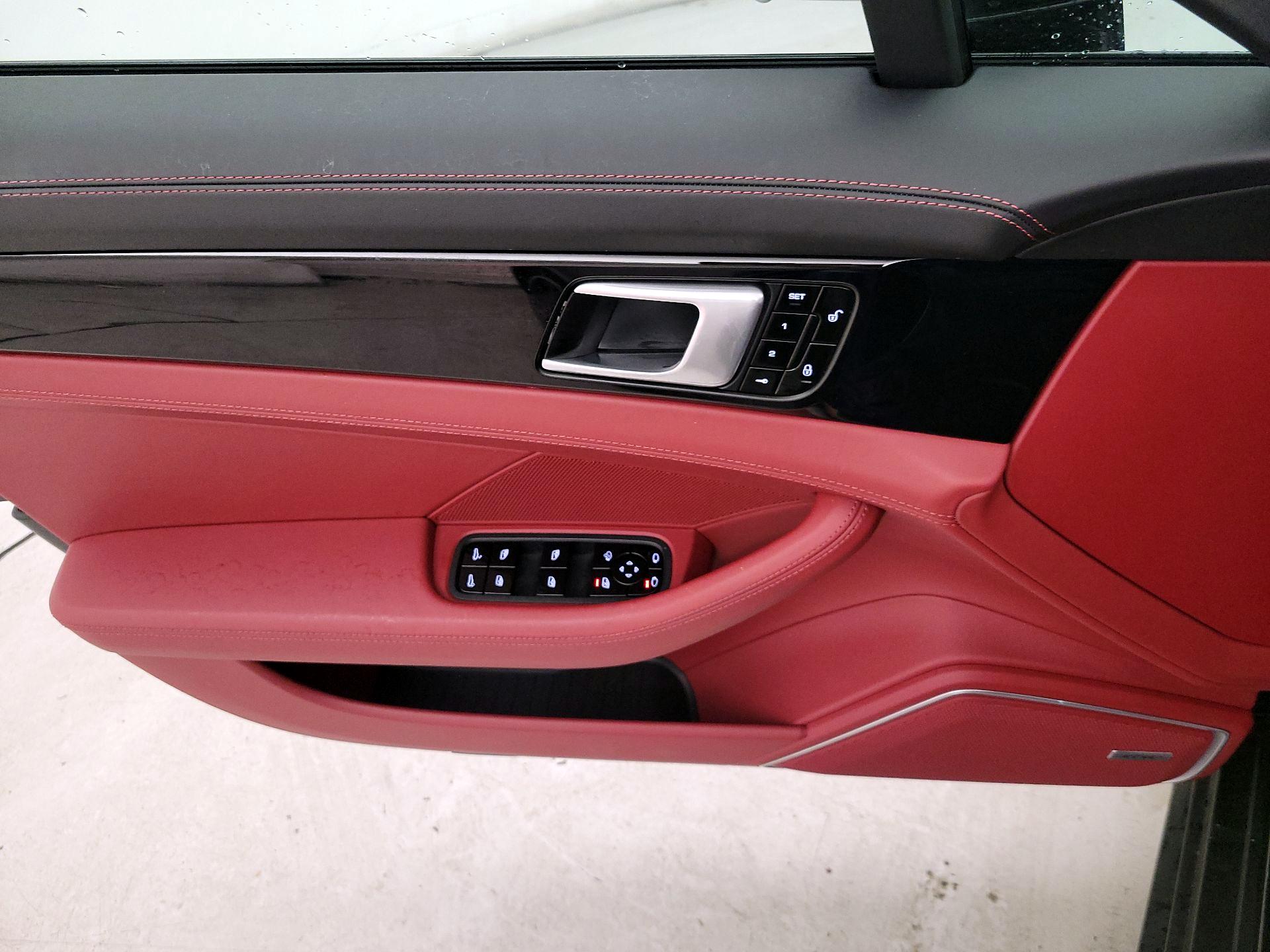 Thumbnail: 2018 Porsche Panamera - 12