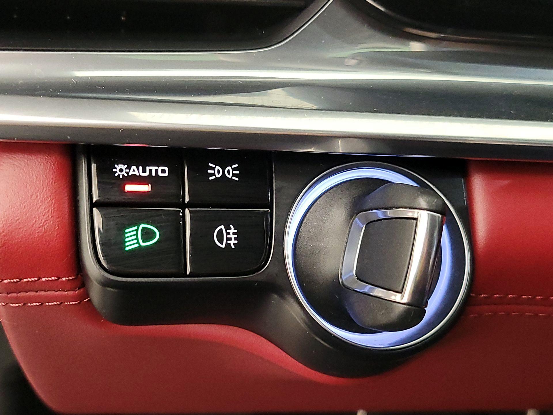 Thumbnail: 2018 Porsche Panamera - 13