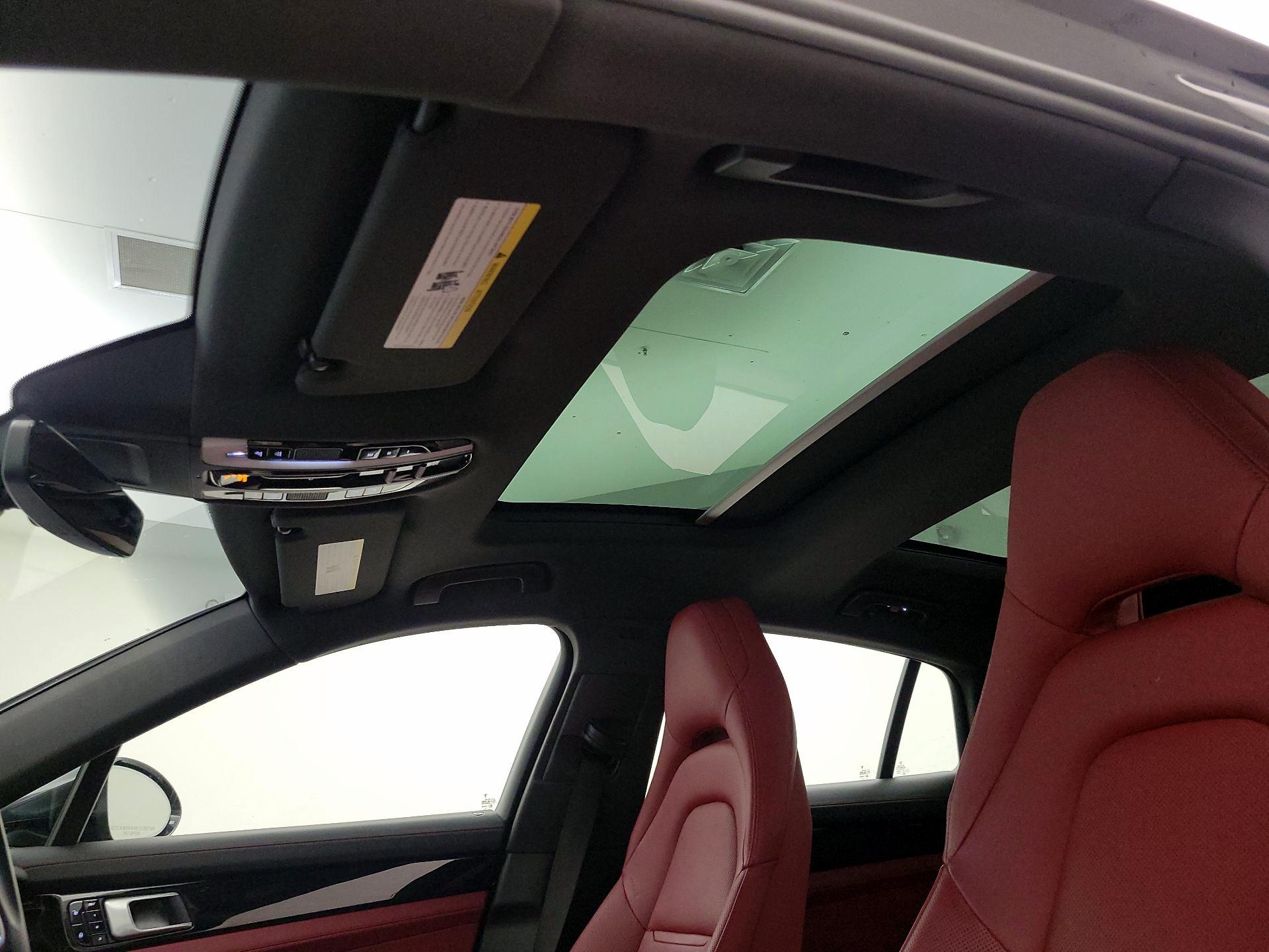 Thumbnail: 2018 Porsche Panamera - 20