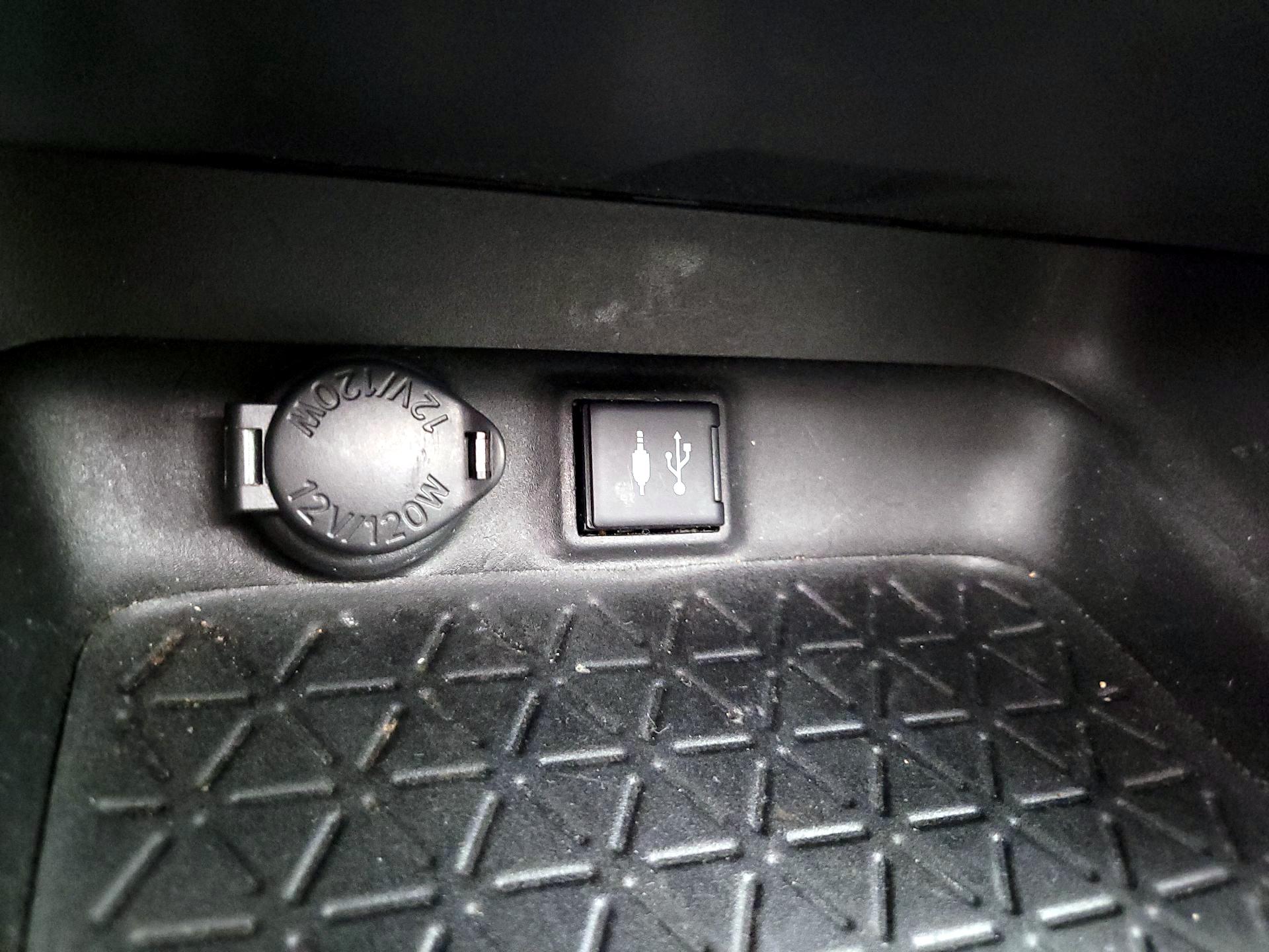 Thumbnail: 2019 Toyota RAV4 - 18