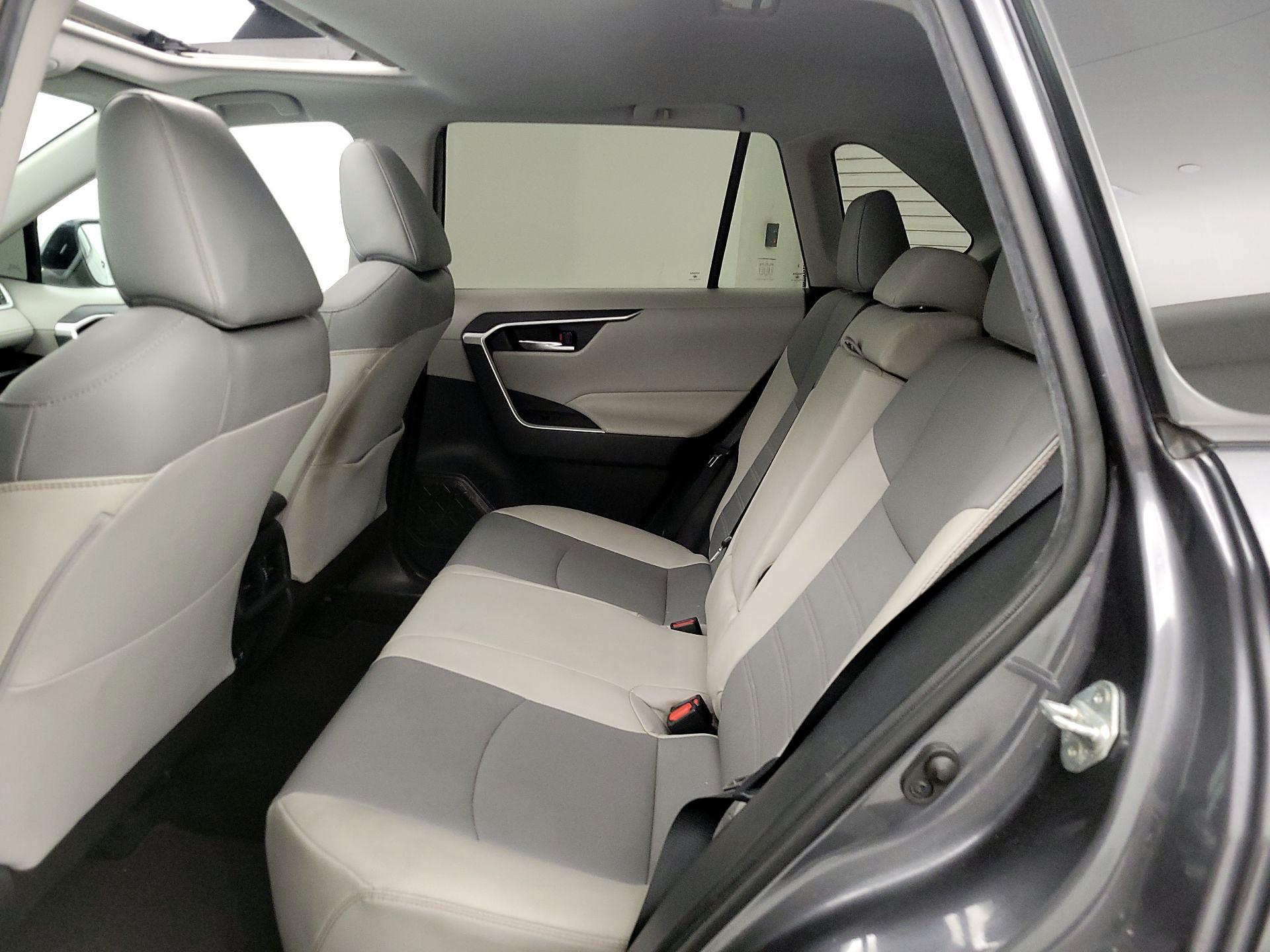 Thumbnail: 2019 Toyota RAV4 - 20