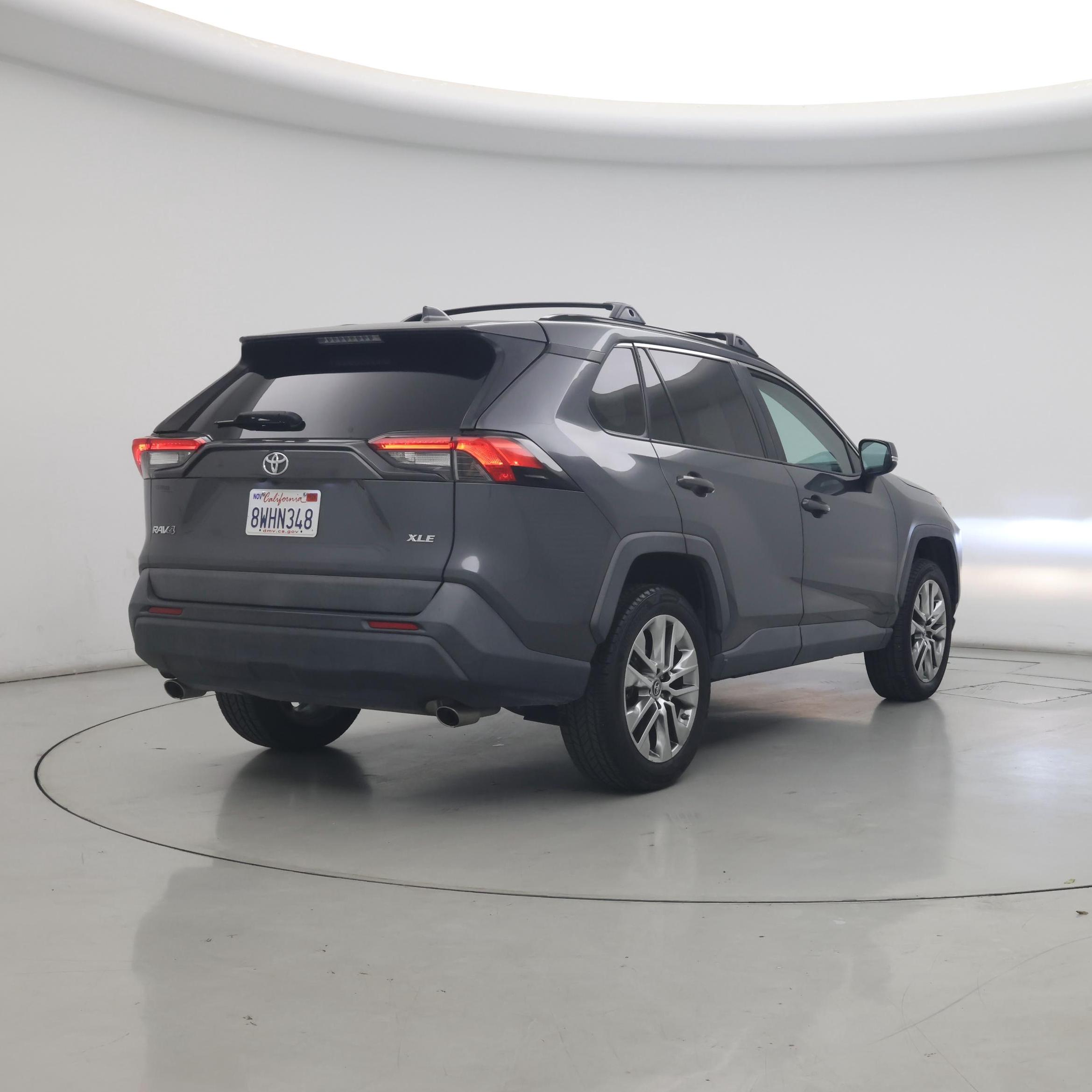 Thumbnail: 2019 Toyota RAV4 - 8