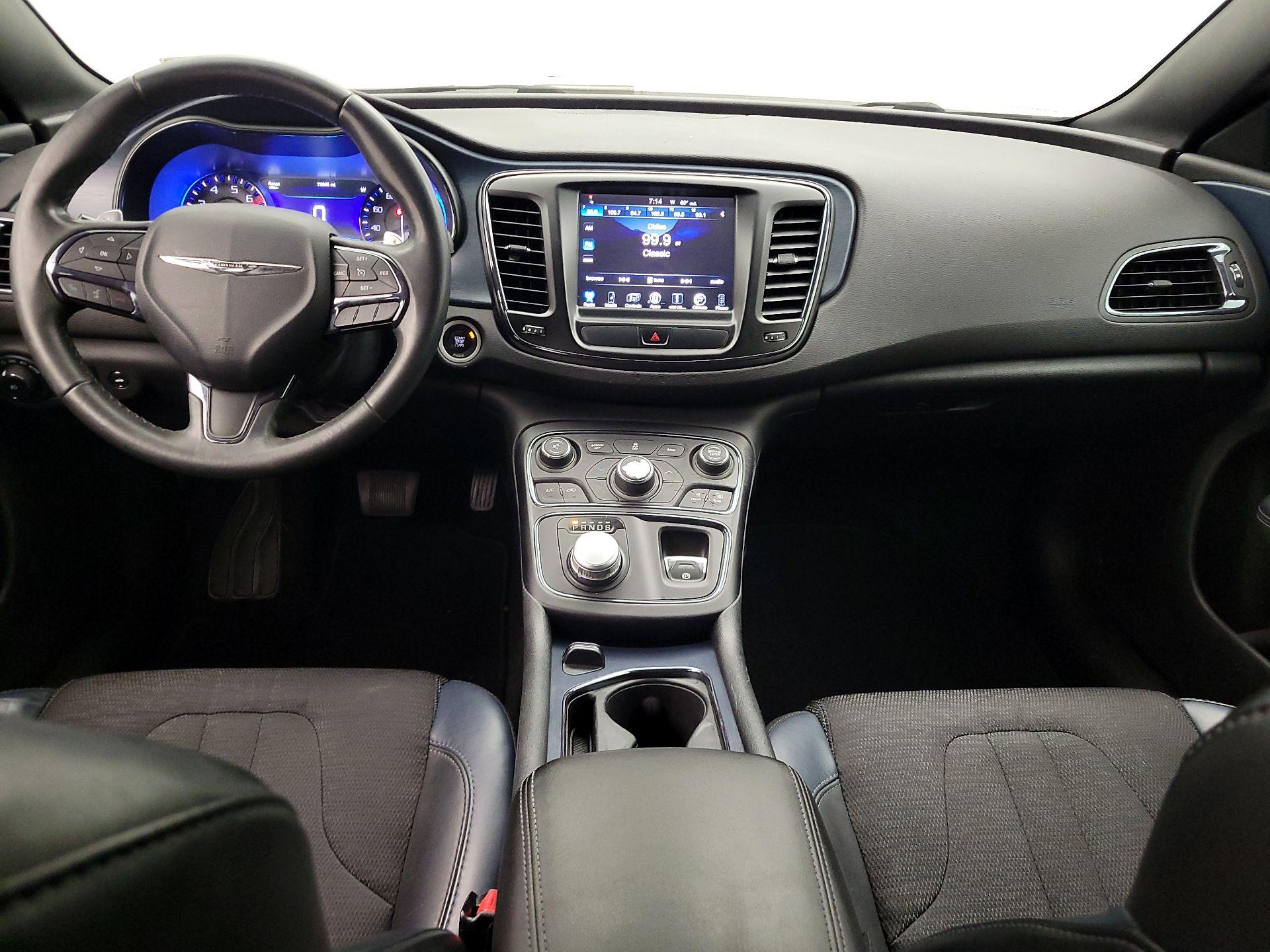 Thumbnail: 2016 Chrysler 200 - 9