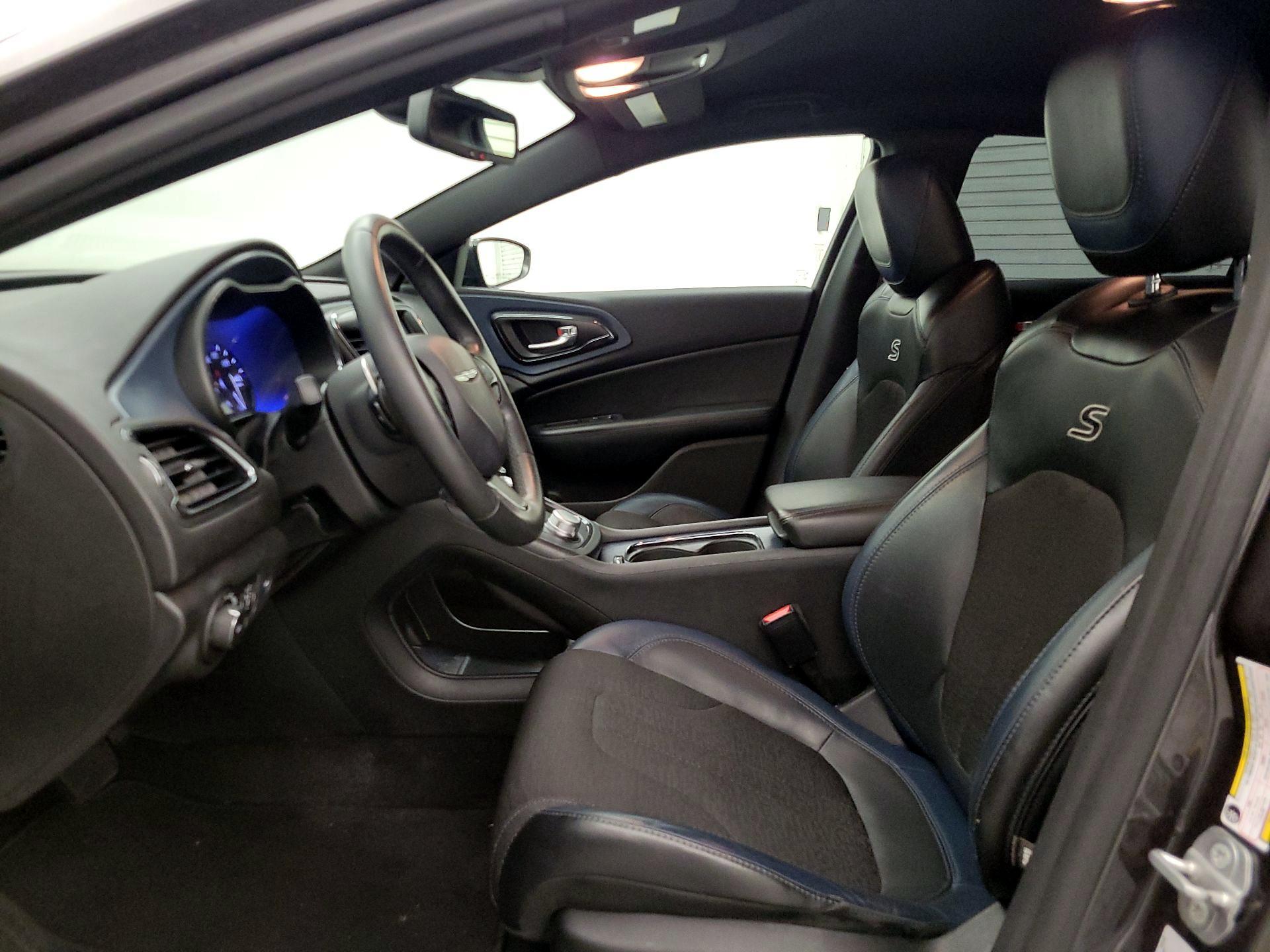 Thumbnail: 2016 Chrysler 200 - 11