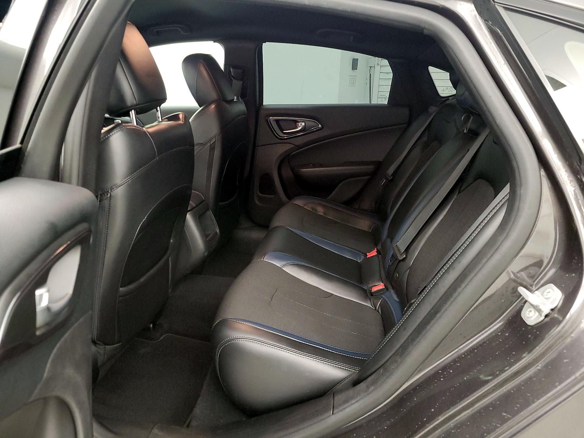 Thumbnail: 2016 Chrysler 200 - 19