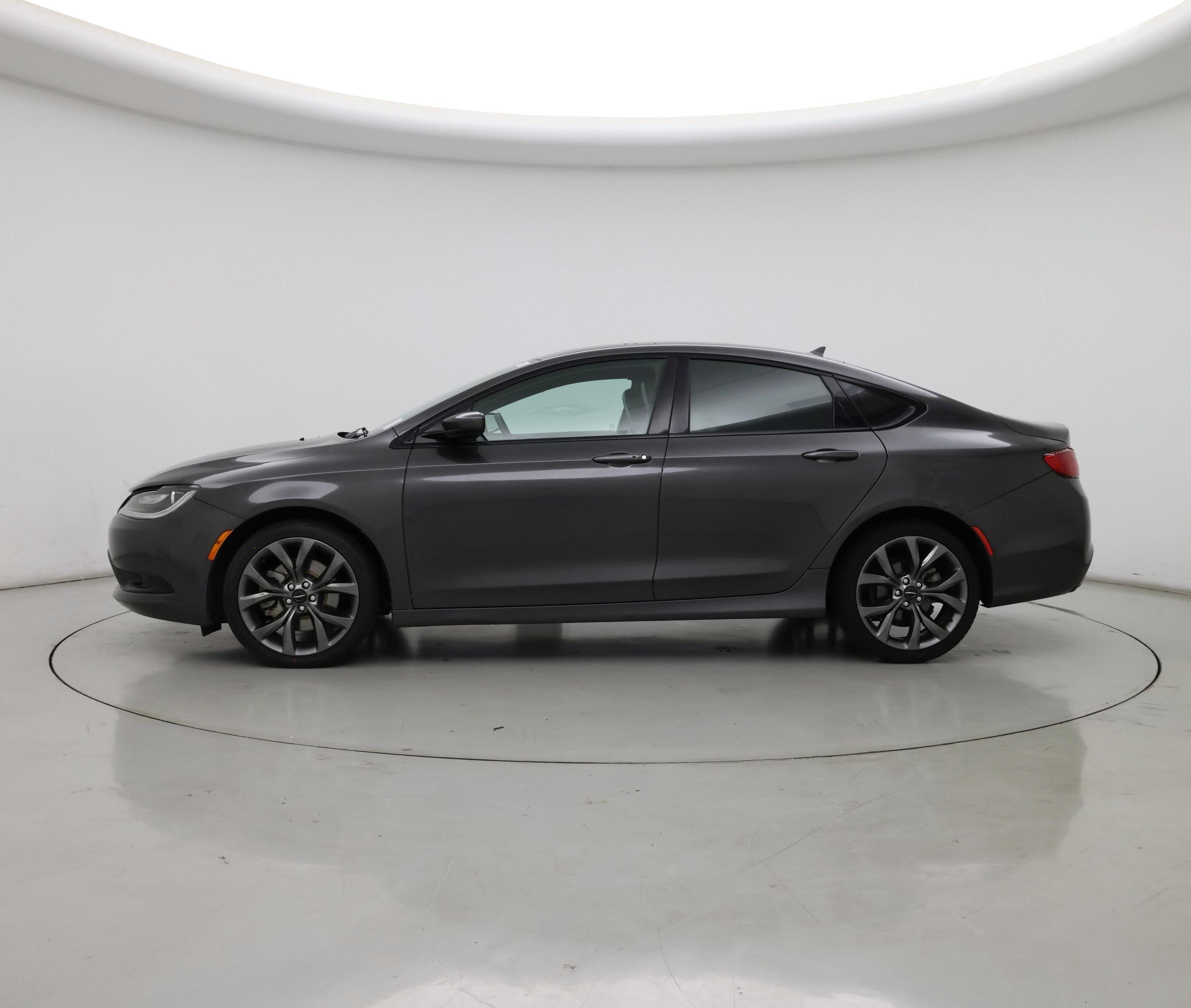 Thumbnail: 2016 Chrysler 200 - 3