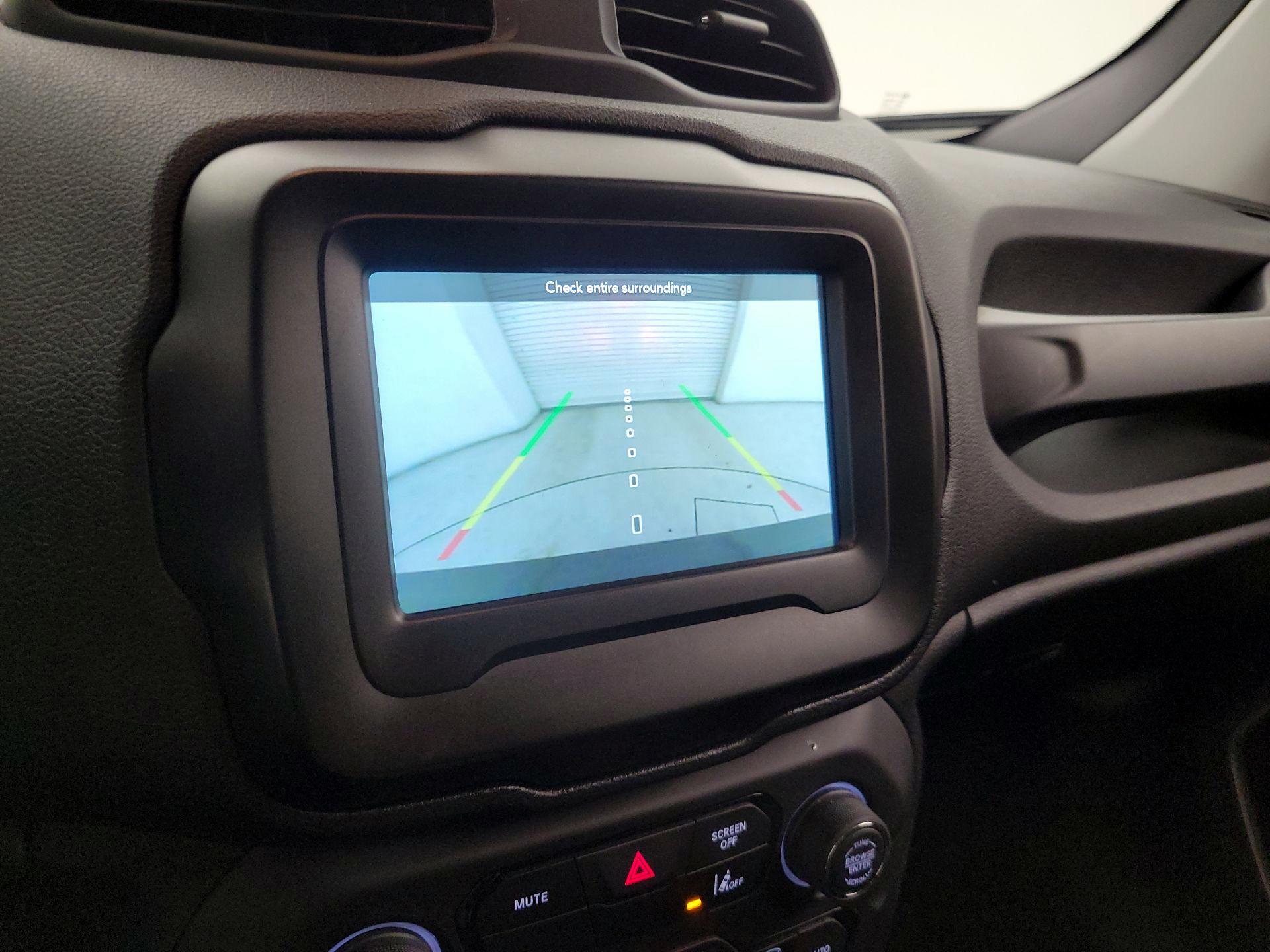 Thumbnail: 2021 Jeep Renegade - 15