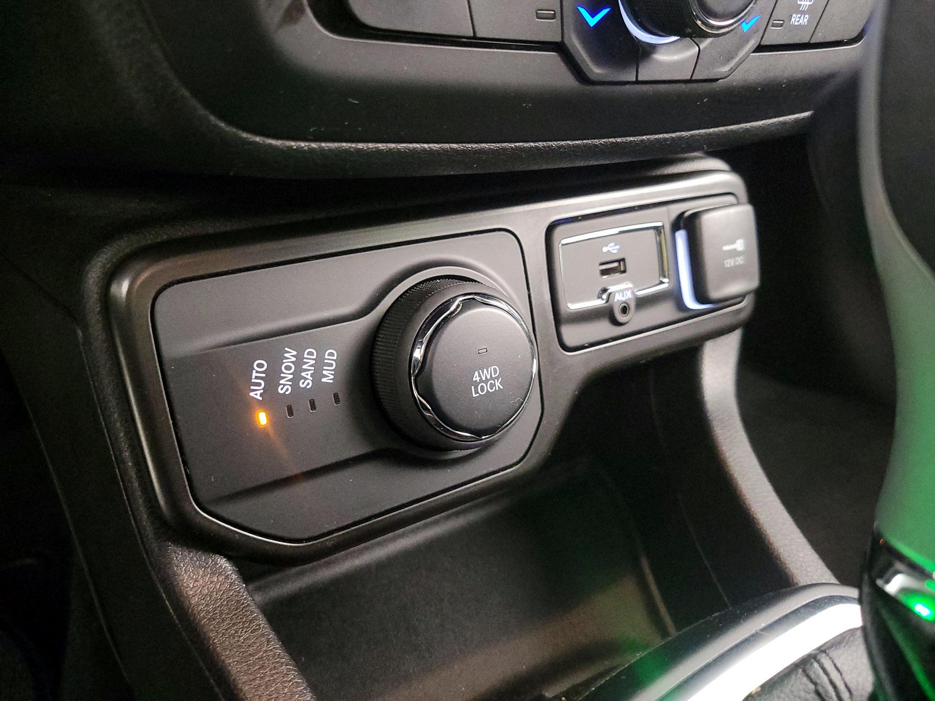 Thumbnail: 2021 Jeep Renegade - 19