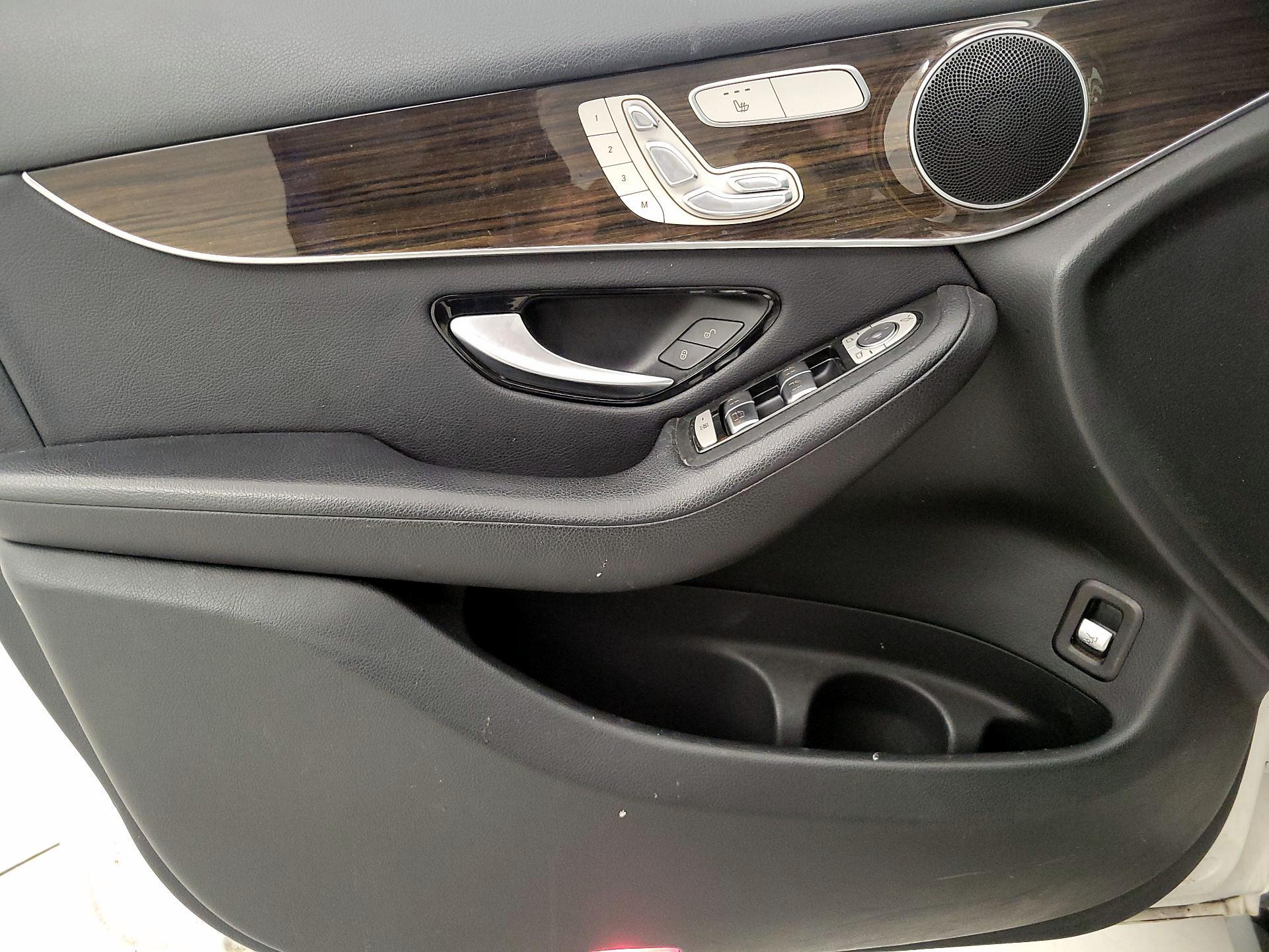 Thumbnail: 2017 Mercedes-Benz GLC - 12