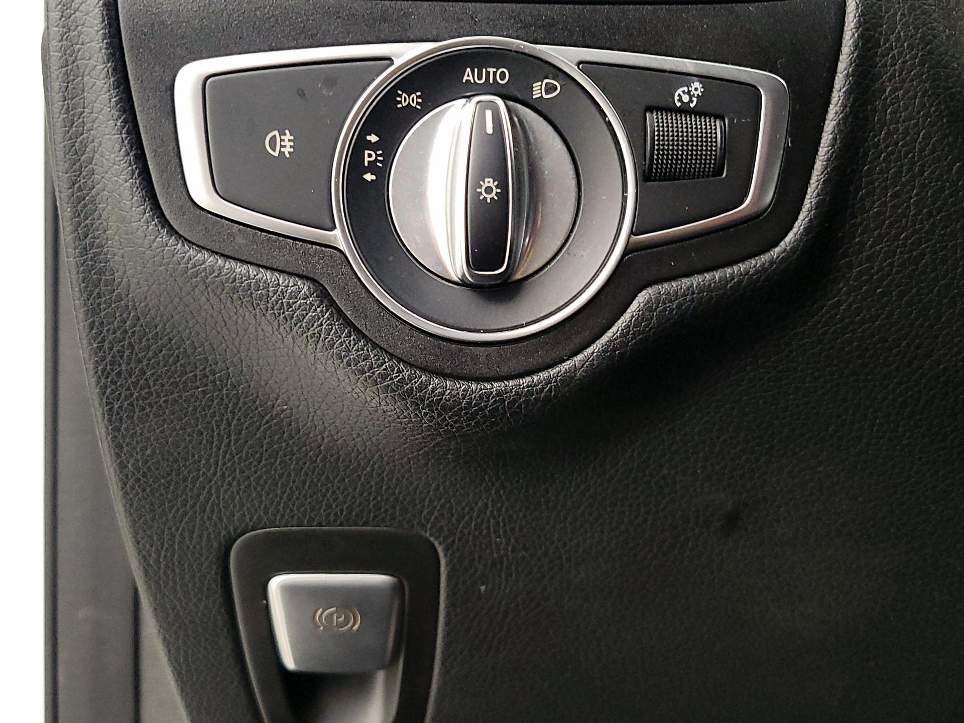 Thumbnail: 2017 Mercedes-Benz GLC - 13