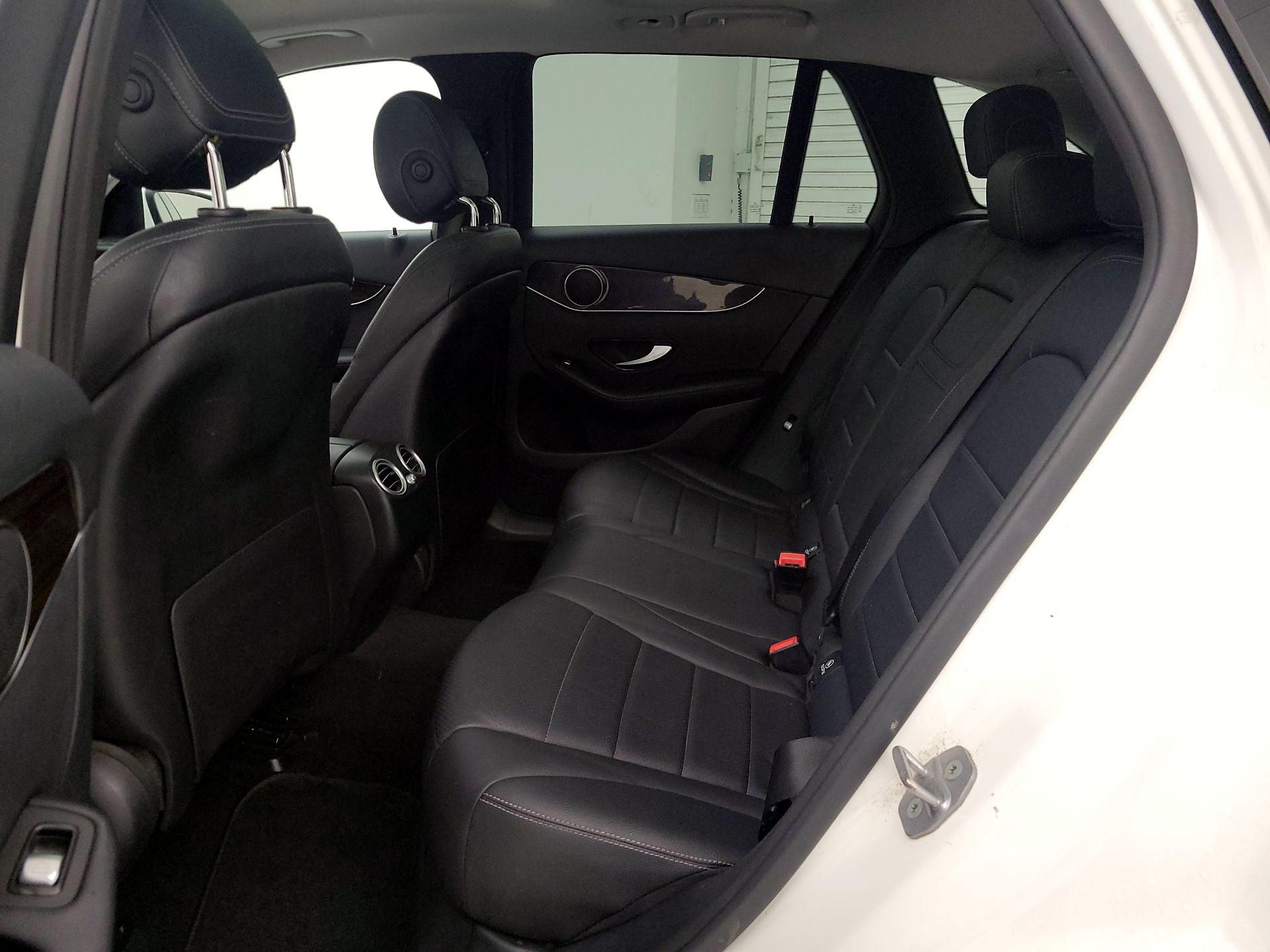 Thumbnail: 2017 Mercedes-Benz GLC - 20