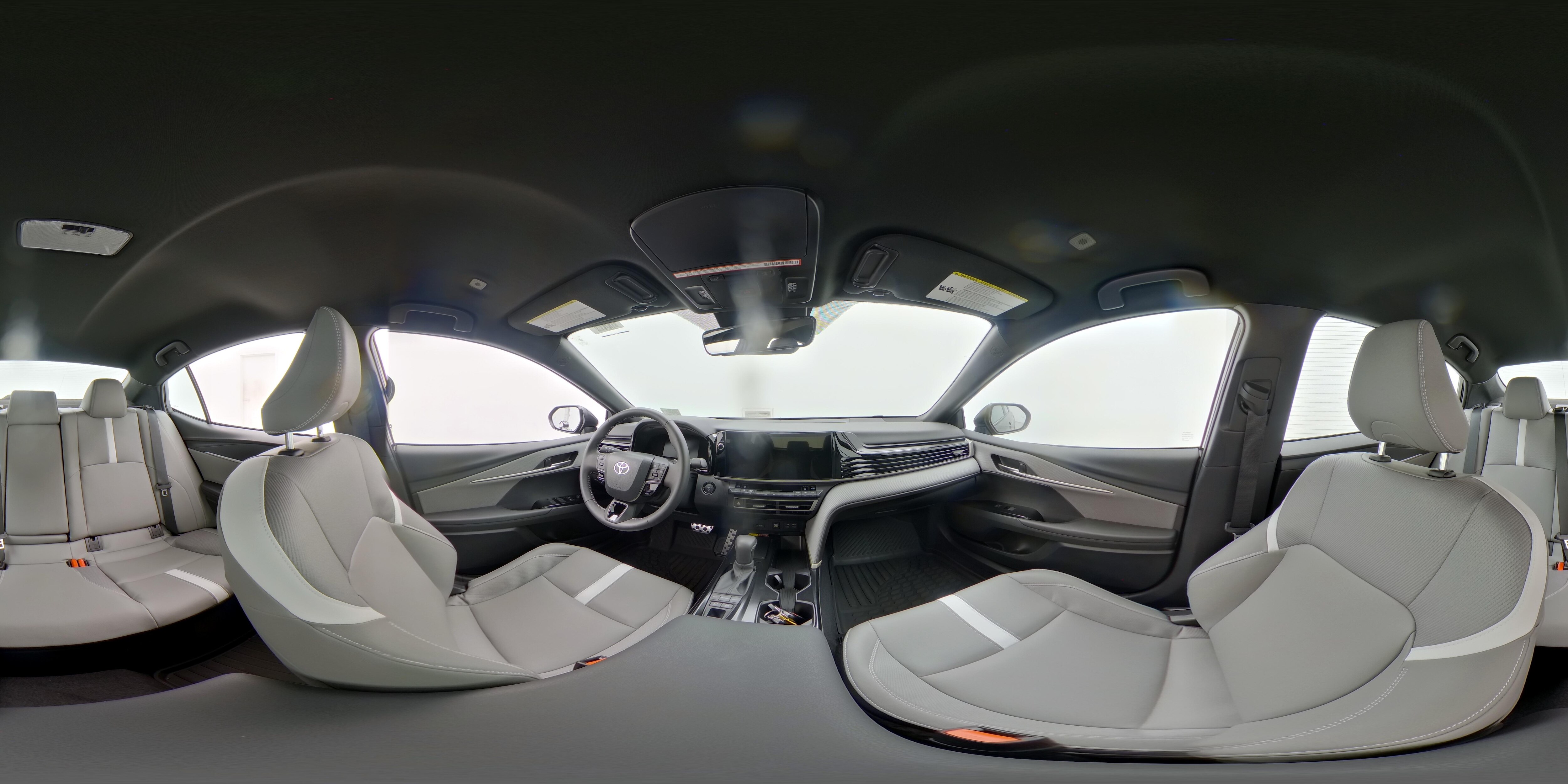 2025 Toyota Camry SE - Photo 24