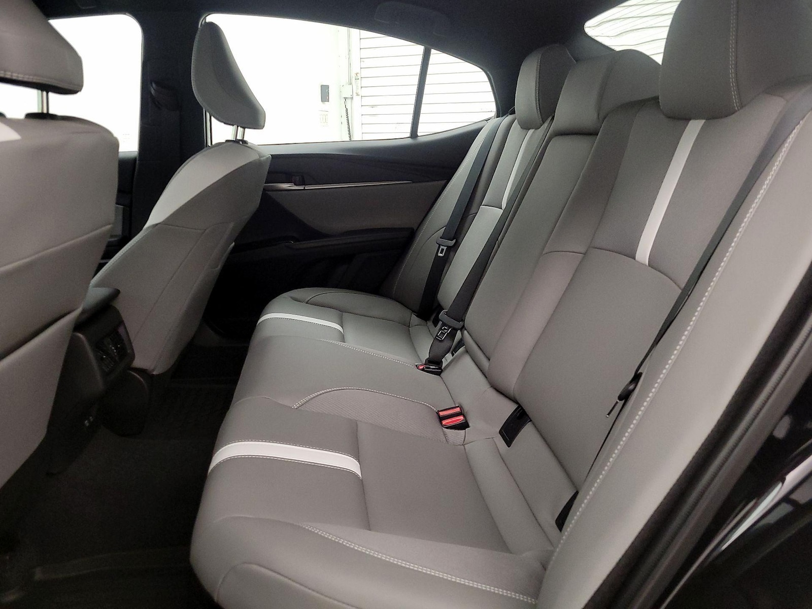 2025 Toyota Camry SE - Photo 20