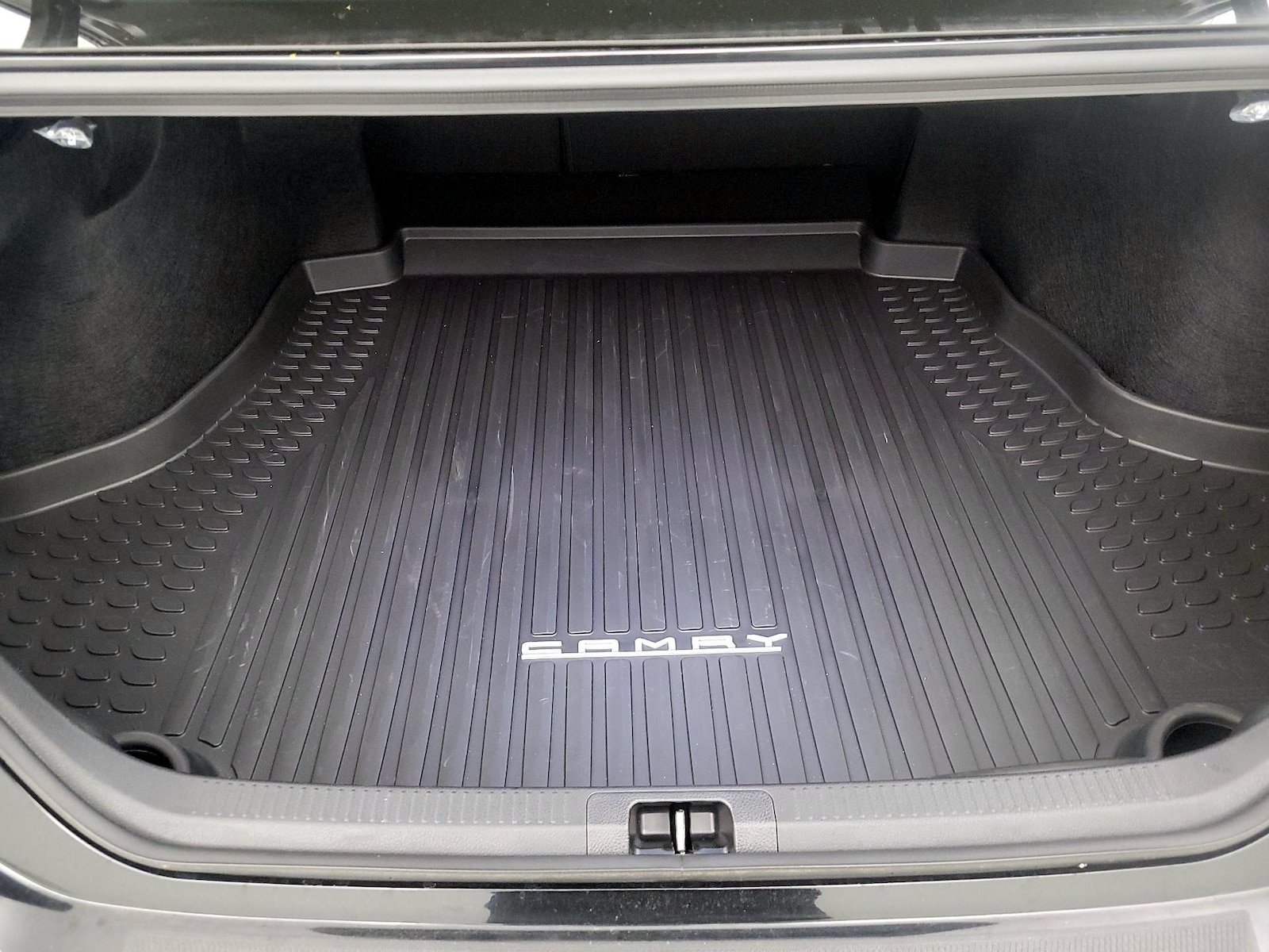 2025 Toyota Camry SE - Photo 21
