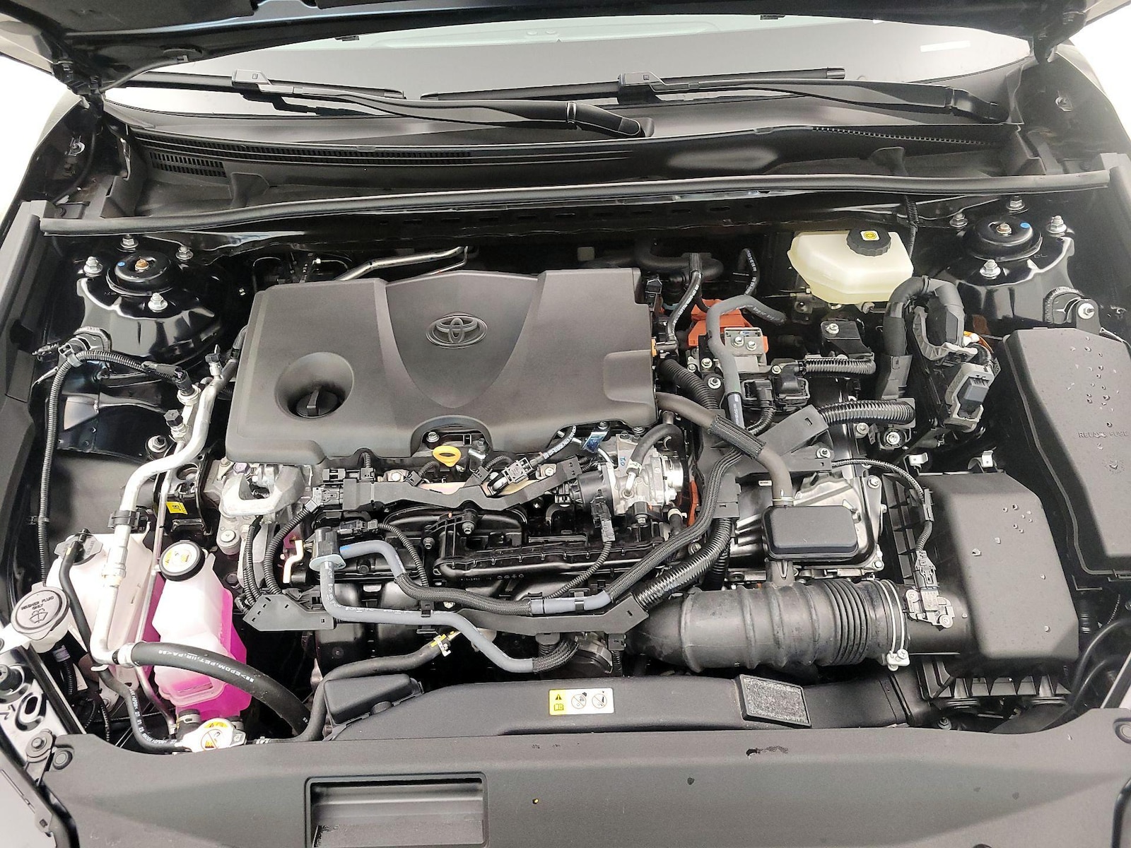 2025 Toyota Camry SE - Photo 22