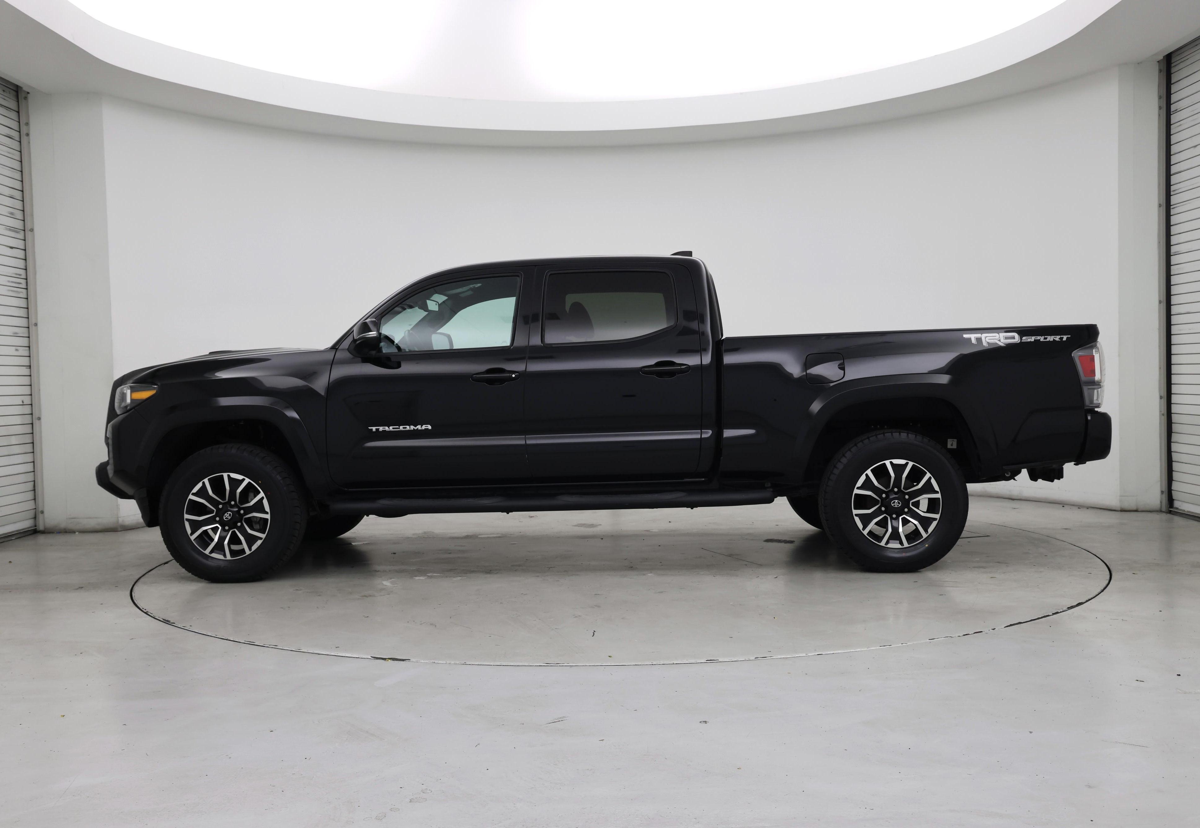 Thumbnail: 2022 Toyota Tacoma - 3