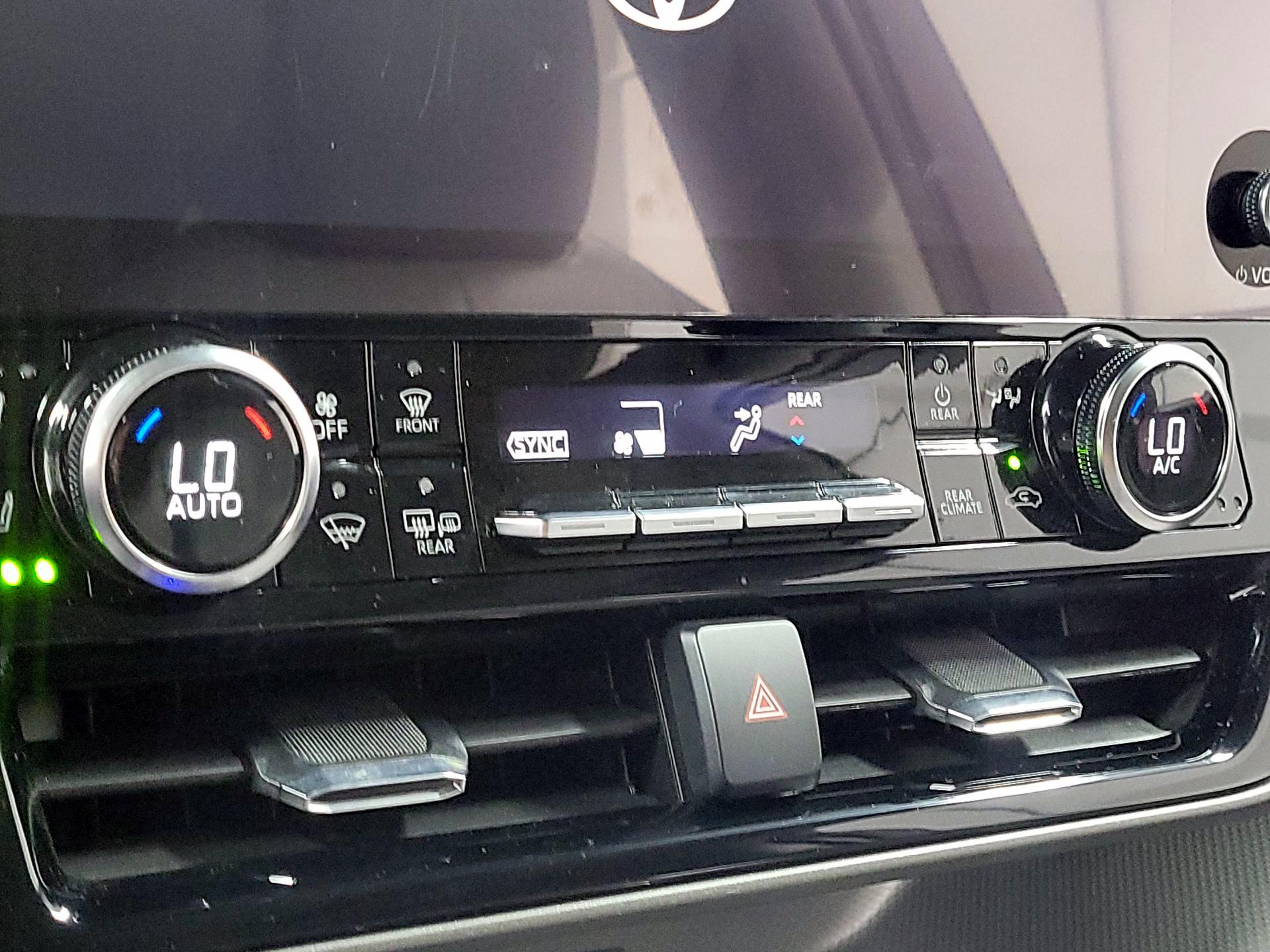 Thumbnail: 2023 Toyota Highlander - 16