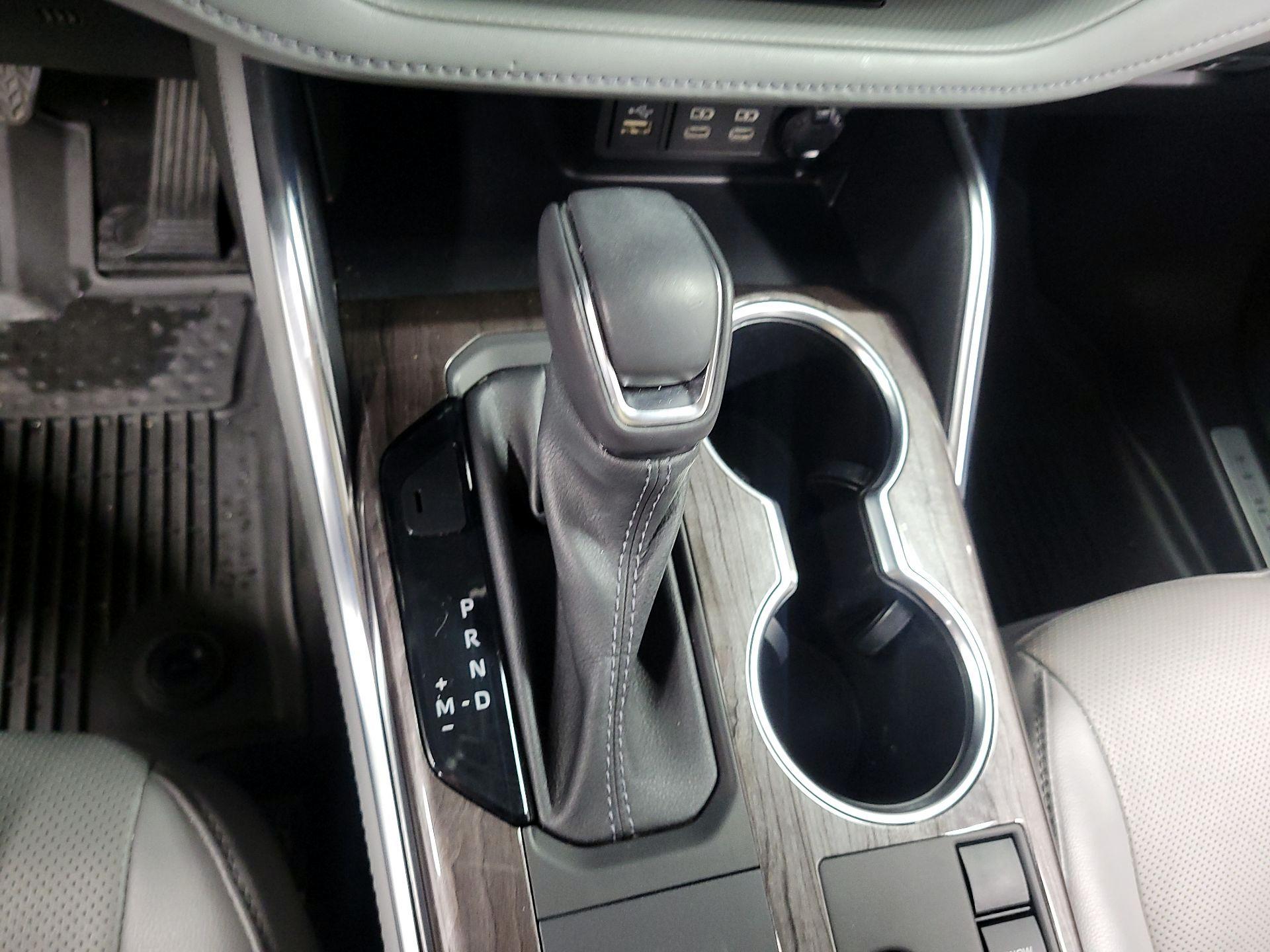 Thumbnail: 2023 Toyota Highlander - 17