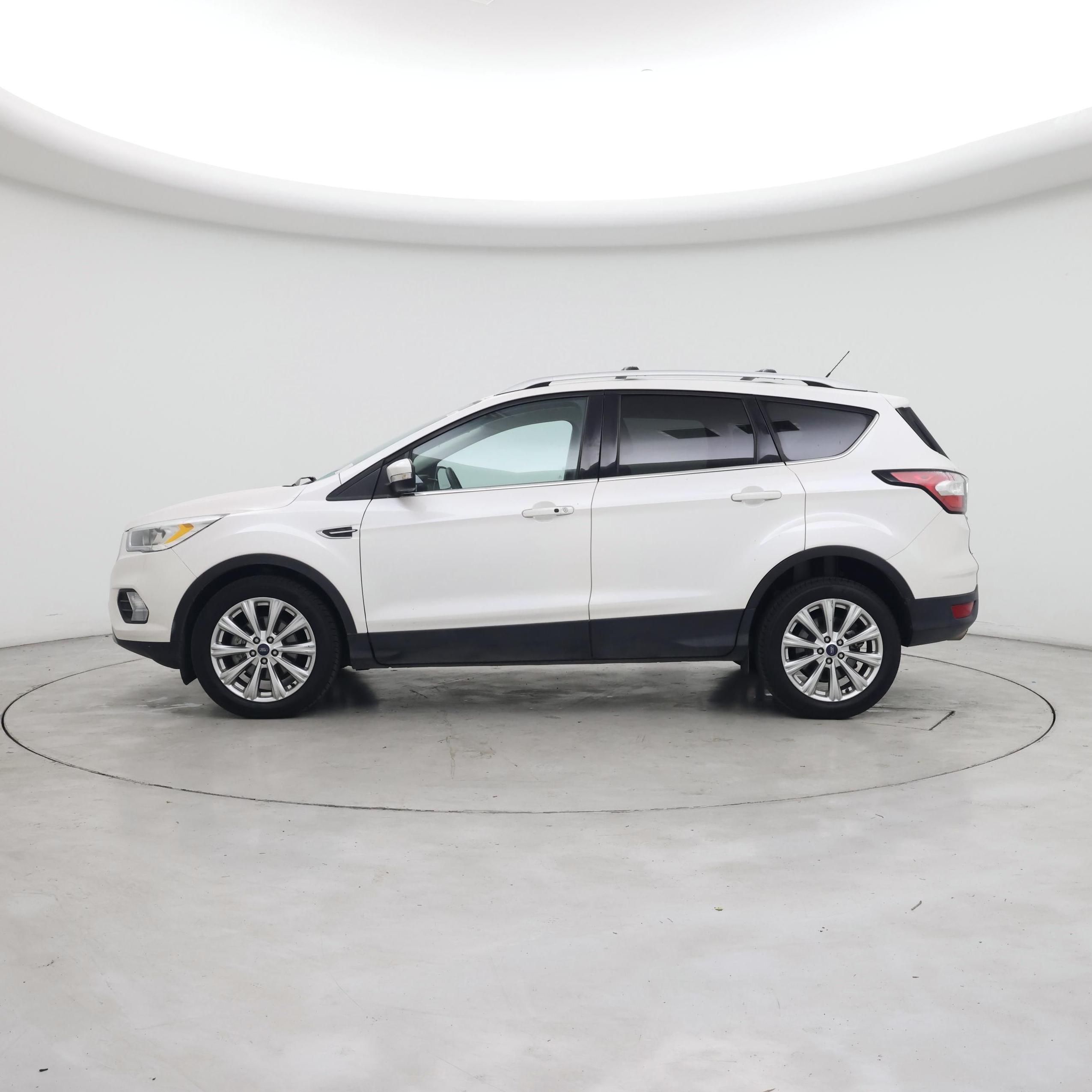 Thumbnail: 2017 Ford Escape - 3