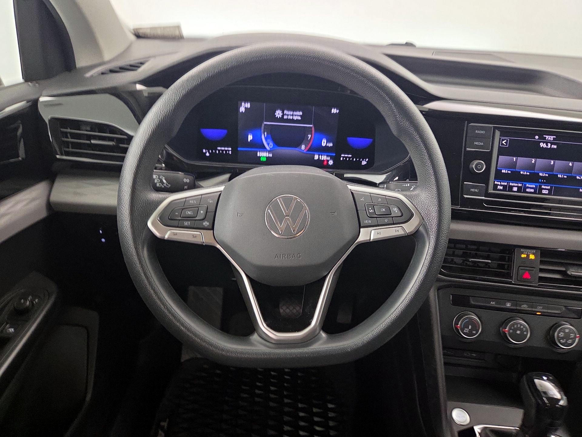 Thumbnail: 2022 Volkswagen Taos - 10