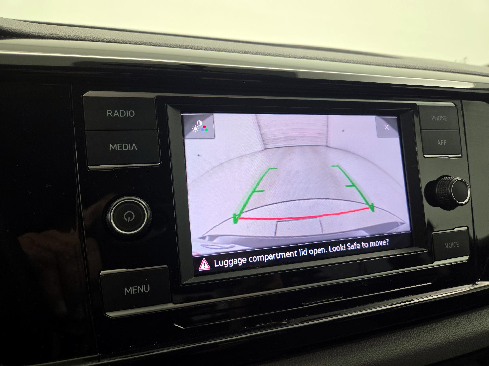 Thumbnail: 2022 Volkswagen Taos - 14