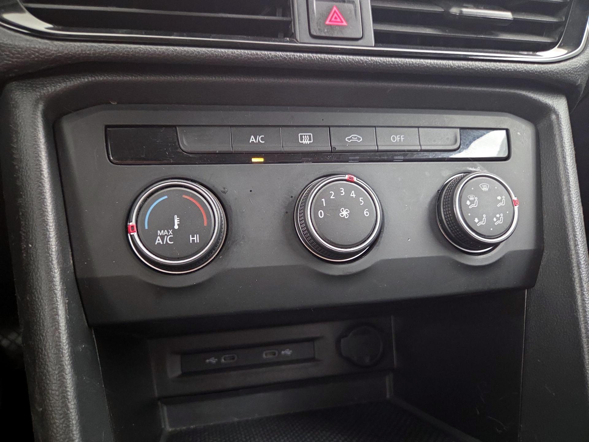 Thumbnail: 2022 Volkswagen Taos - 16