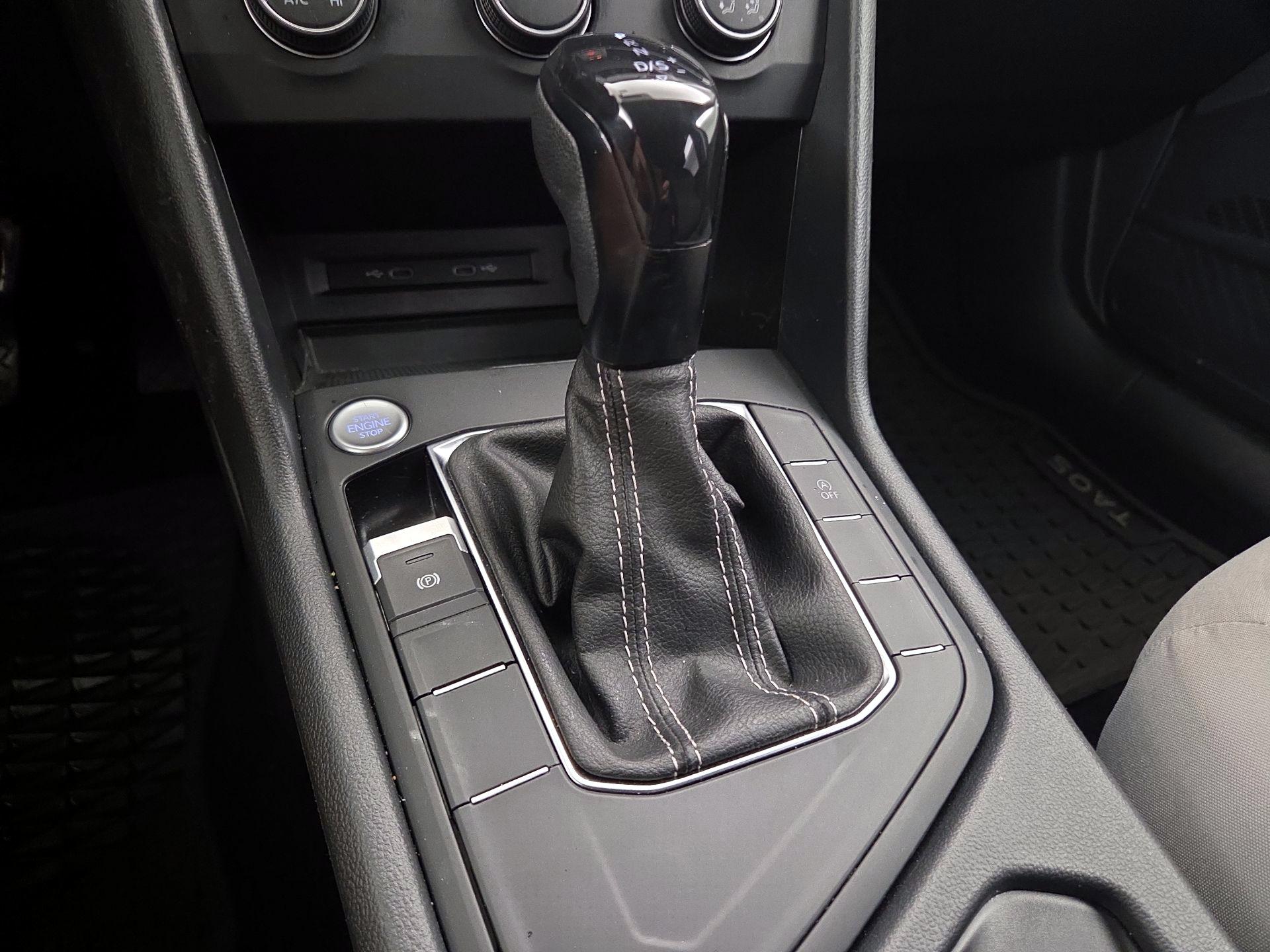 Thumbnail: 2022 Volkswagen Taos - 17