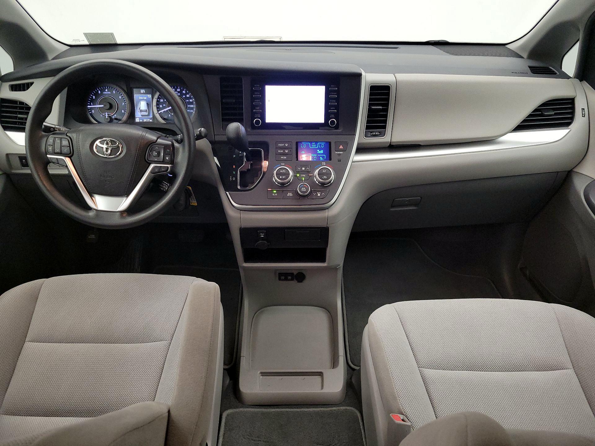 Thumbnail: 2020 Toyota Sienna - 9
