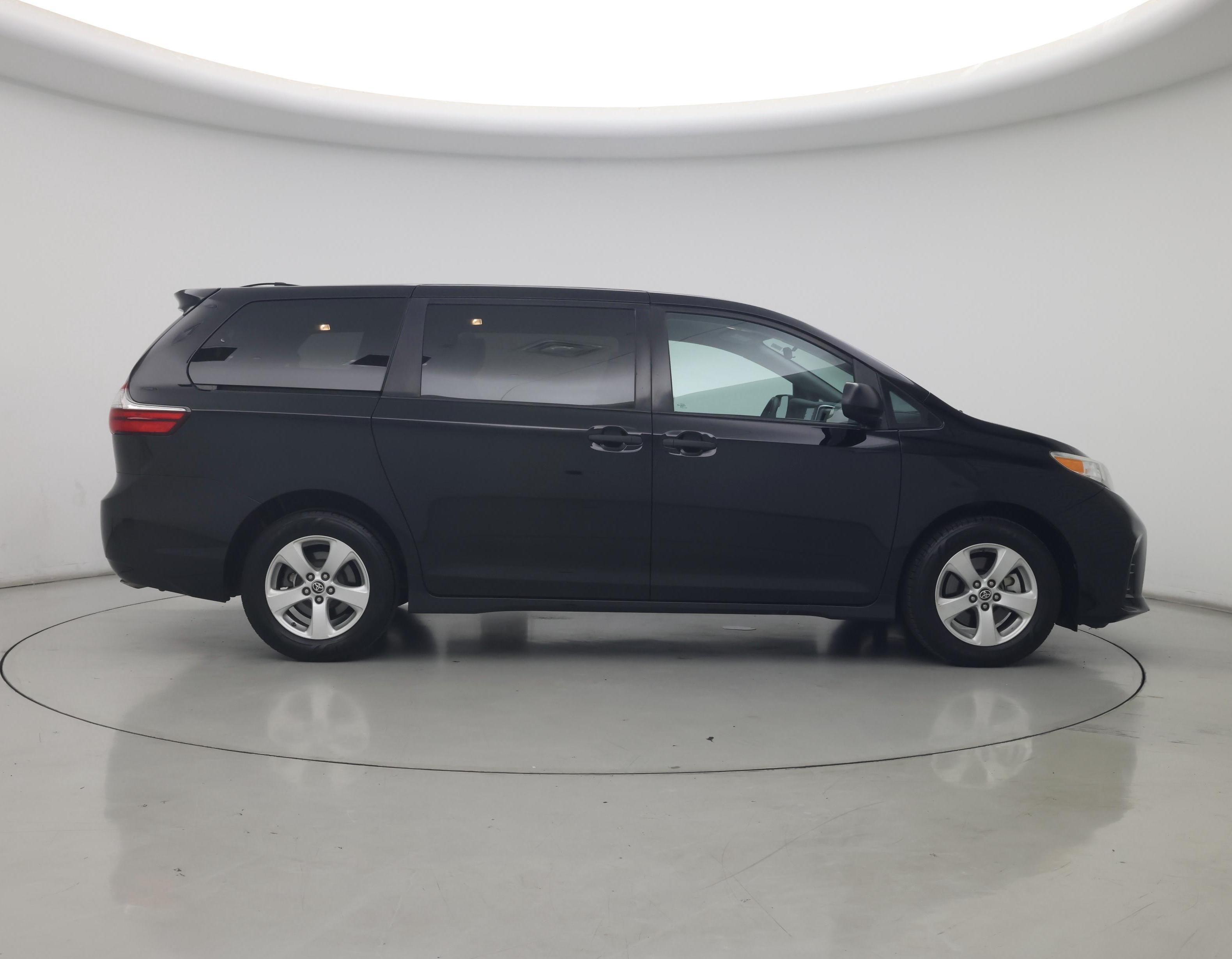 Thumbnail: 2020 Toyota Sienna - 7