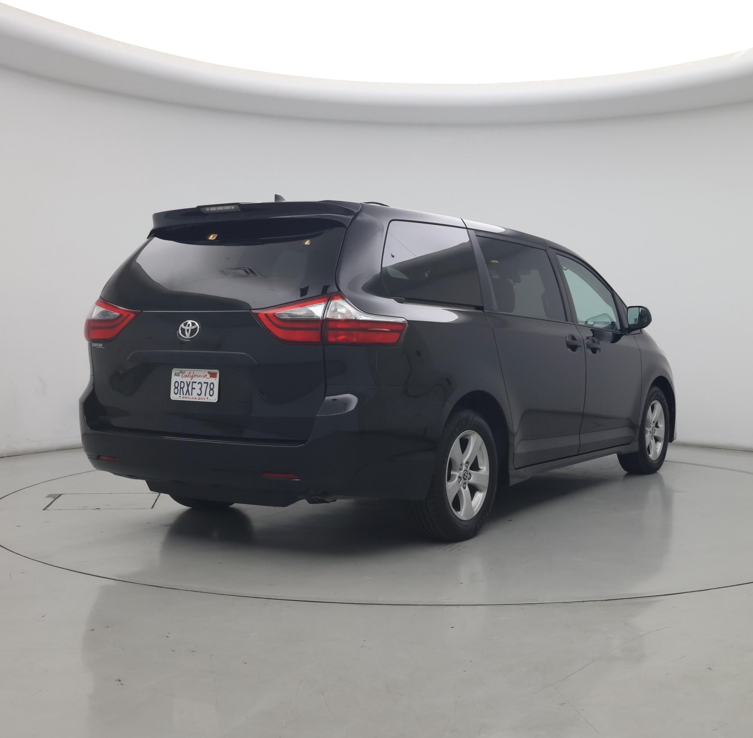 Thumbnail: 2020 Toyota Sienna - 8