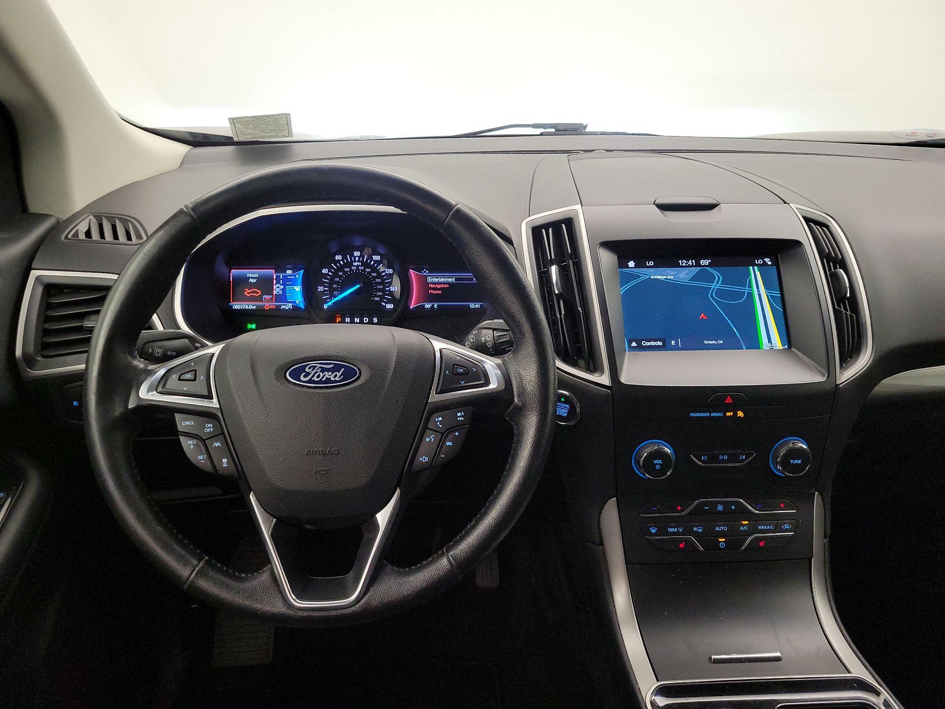 Thumbnail: 2019 Ford Edge - 10