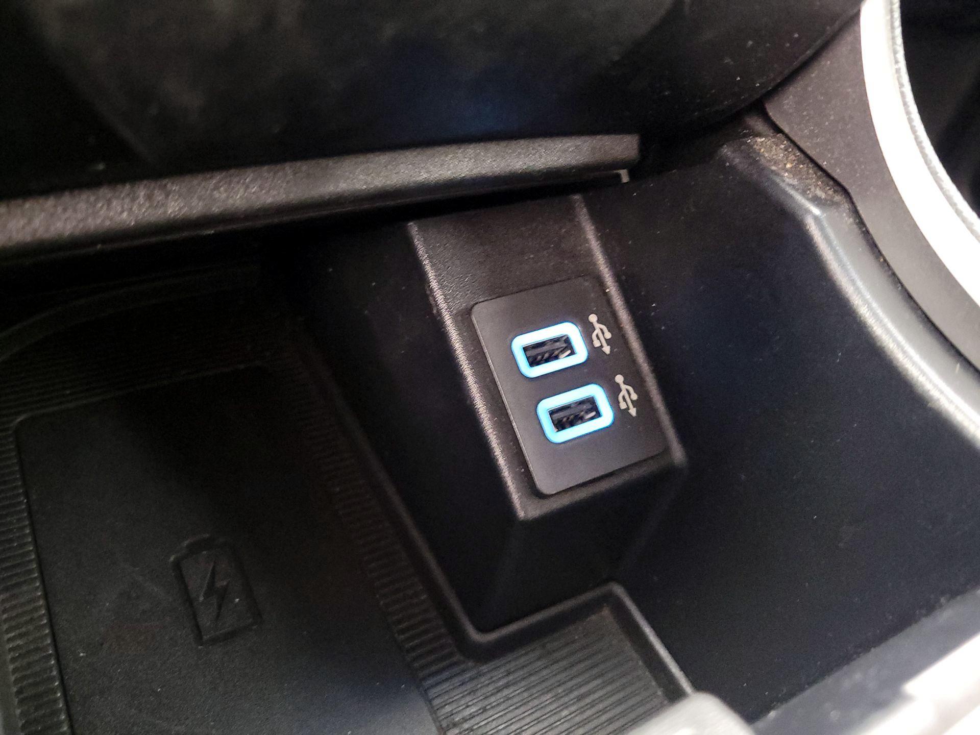 Thumbnail: 2019 Ford Edge - 19